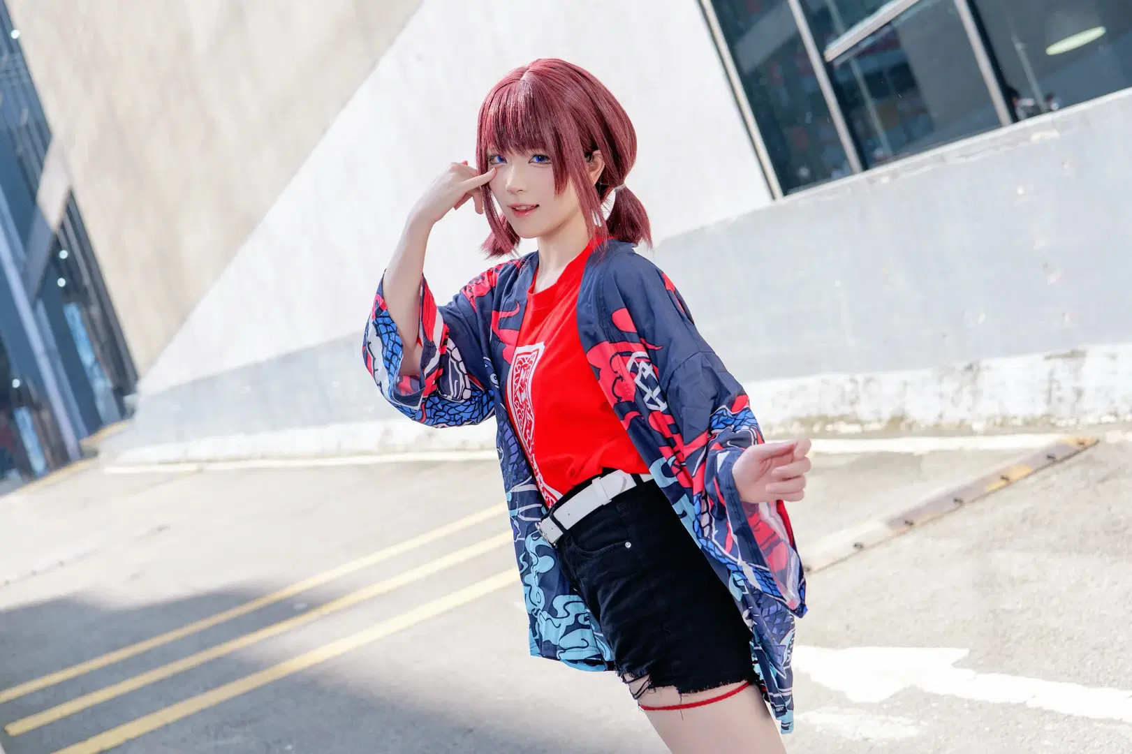 【井芹仁菜cos】哭泣少女乐队的摇滚魂，红蓝配色的街头酷飒场照 - Kirito君 - 第8张