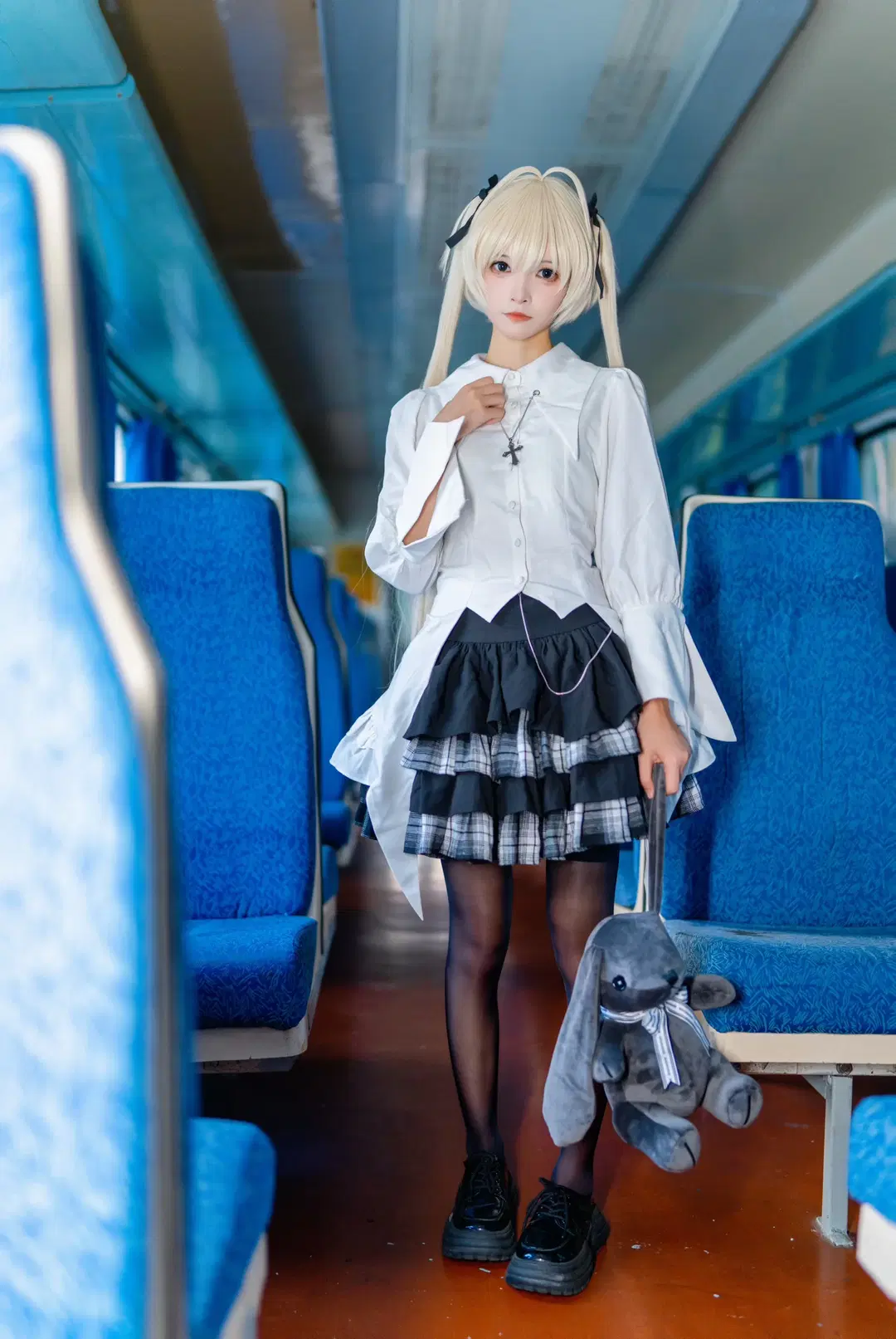 【春日野穹cos】緣之空黑白穿搭与复古车厢的碰撞 - Kirito君 - 第3张