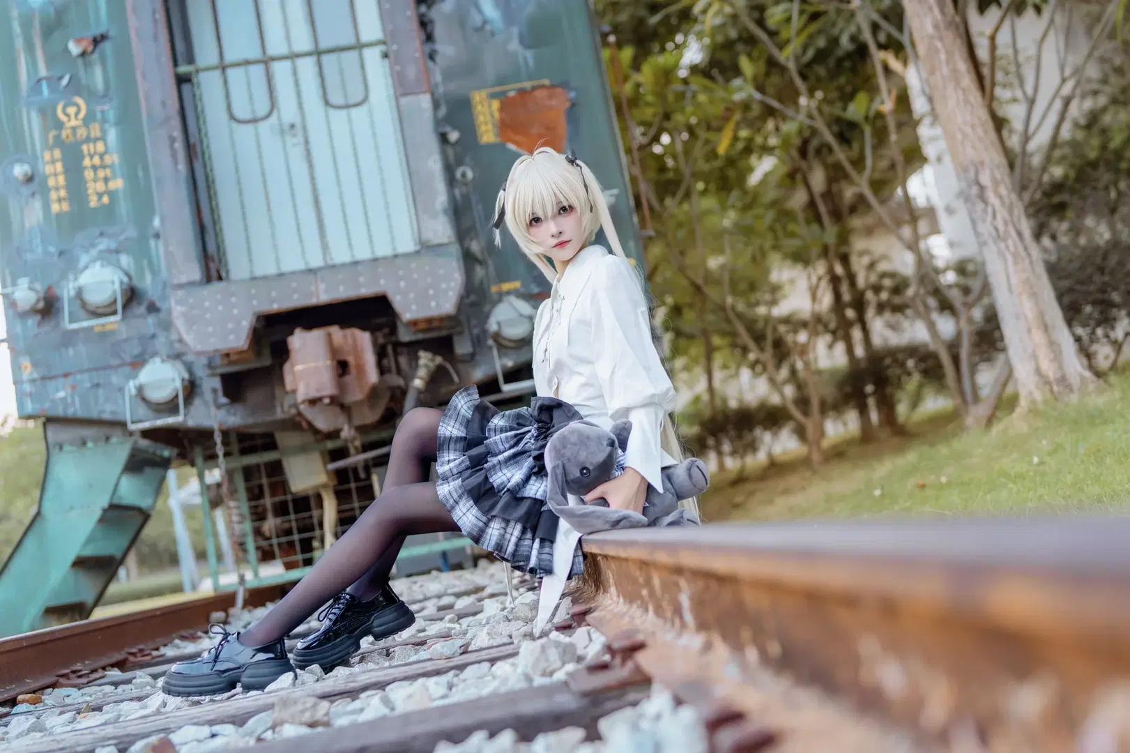 【春日野穹cos】緣之空黑白穿搭与复古车厢的碰撞 - Kirito君 - 第5张