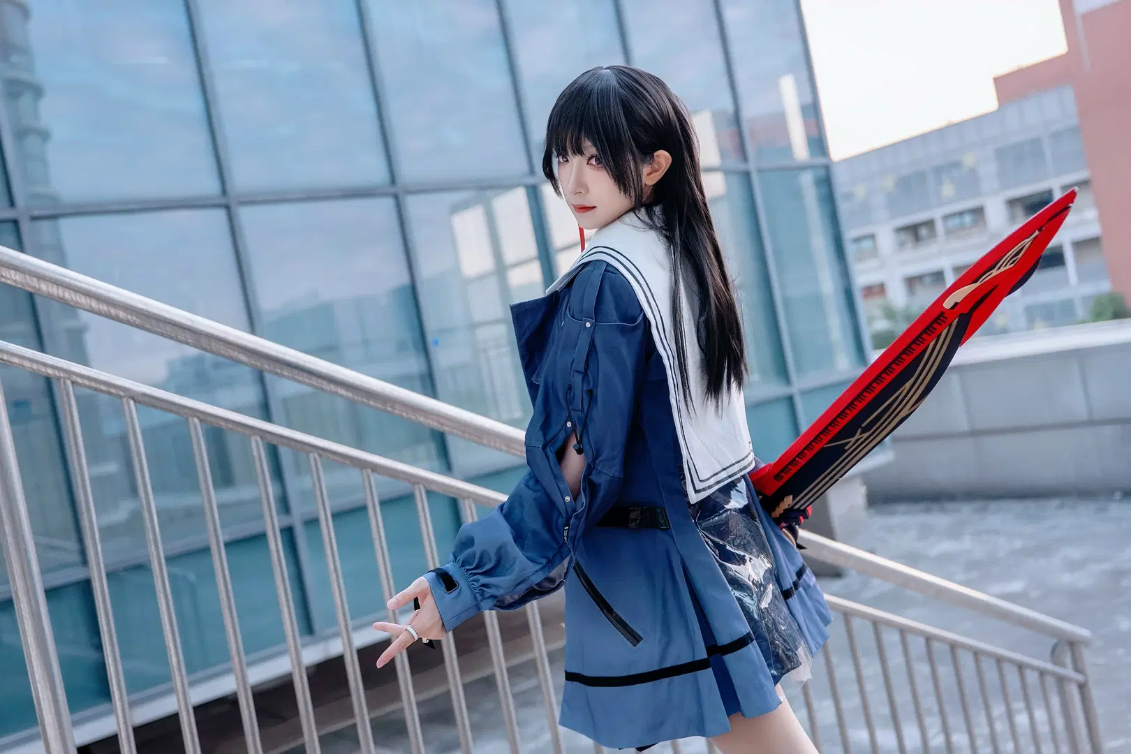 【千咲cos】鳴潮 手握巨刃的校園少女 - Kirito君 - 第8張