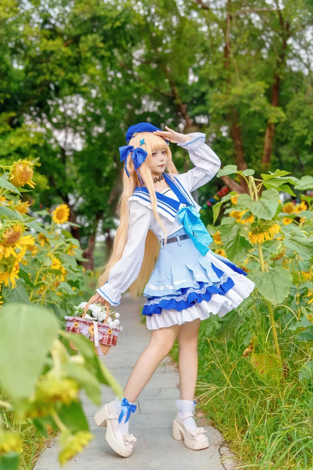[Phoebe Cosplay] Blooming in the Sunflower Field: The Wuthering Waves Collaboration Exclusive by Kirito君 - Image 2