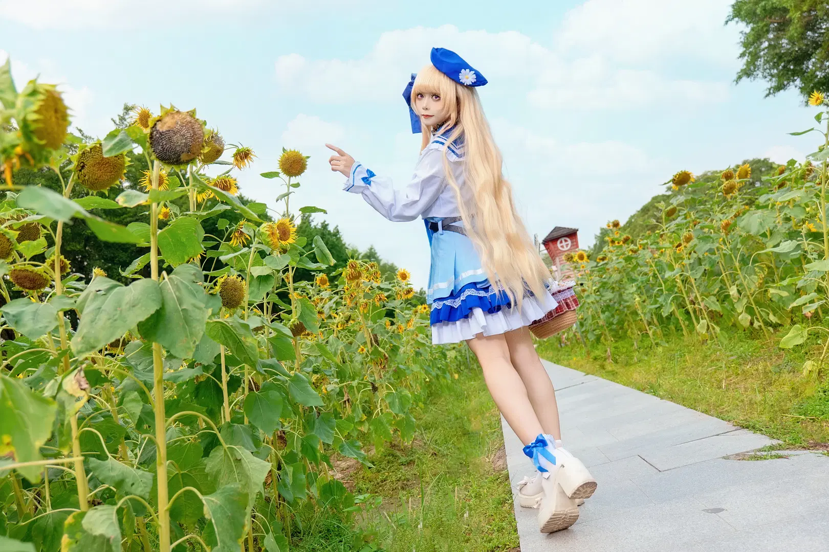[Phoebe Cosplay] Blooming in the Sunflower Field: The Wuthering Waves Collaboration Exclusive by Kirito君 - Image 6