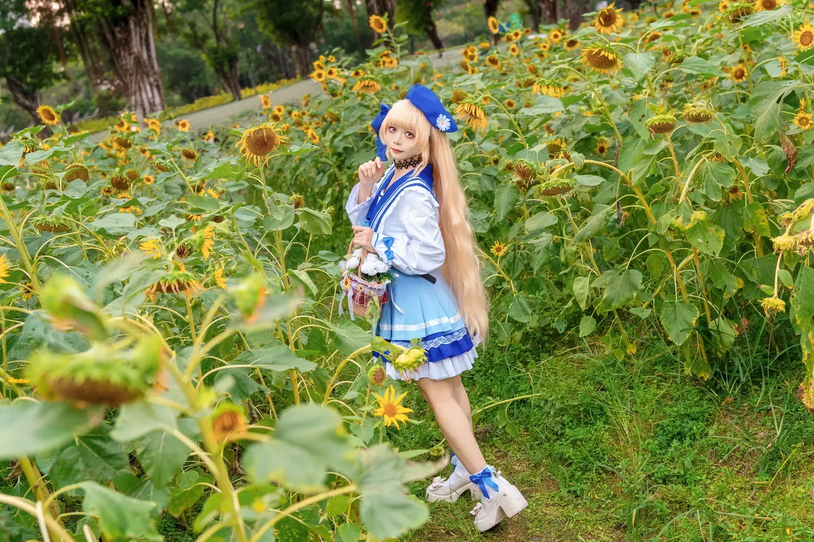 [Phoebe Cosplay] Blooming in the Sunflower Field: The Wuthering Waves Collaboration Exclusive by Kirito君 - Image 8