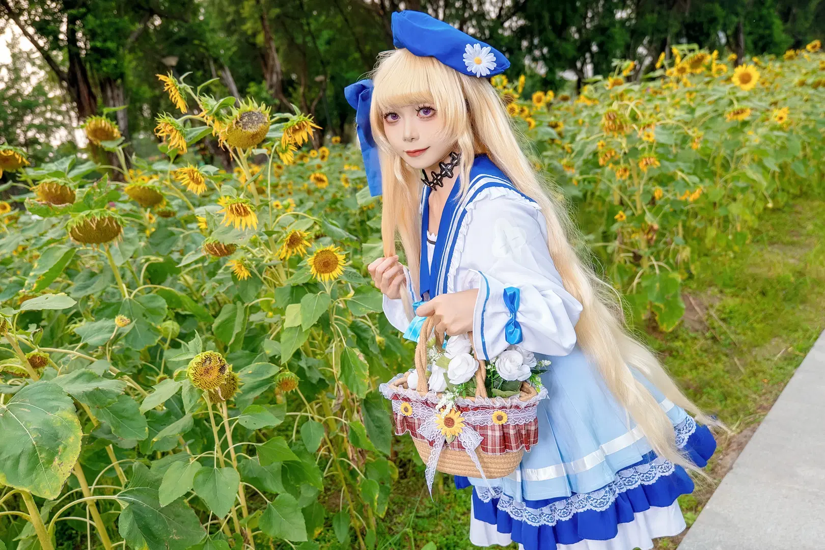 [Phoebe Cosplay] Blooming in the Sunflower Field: The Wuthering Waves Collaboration Exclusive by Kirito君 - Image 9