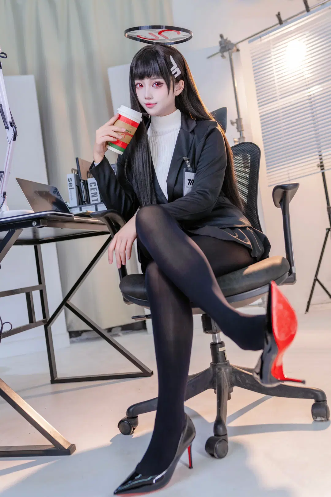 Blue Archive, Onee-san / Mature woman, Black stockings, Tsukatsuki Rio cosplay, Thick and Black aesthetics