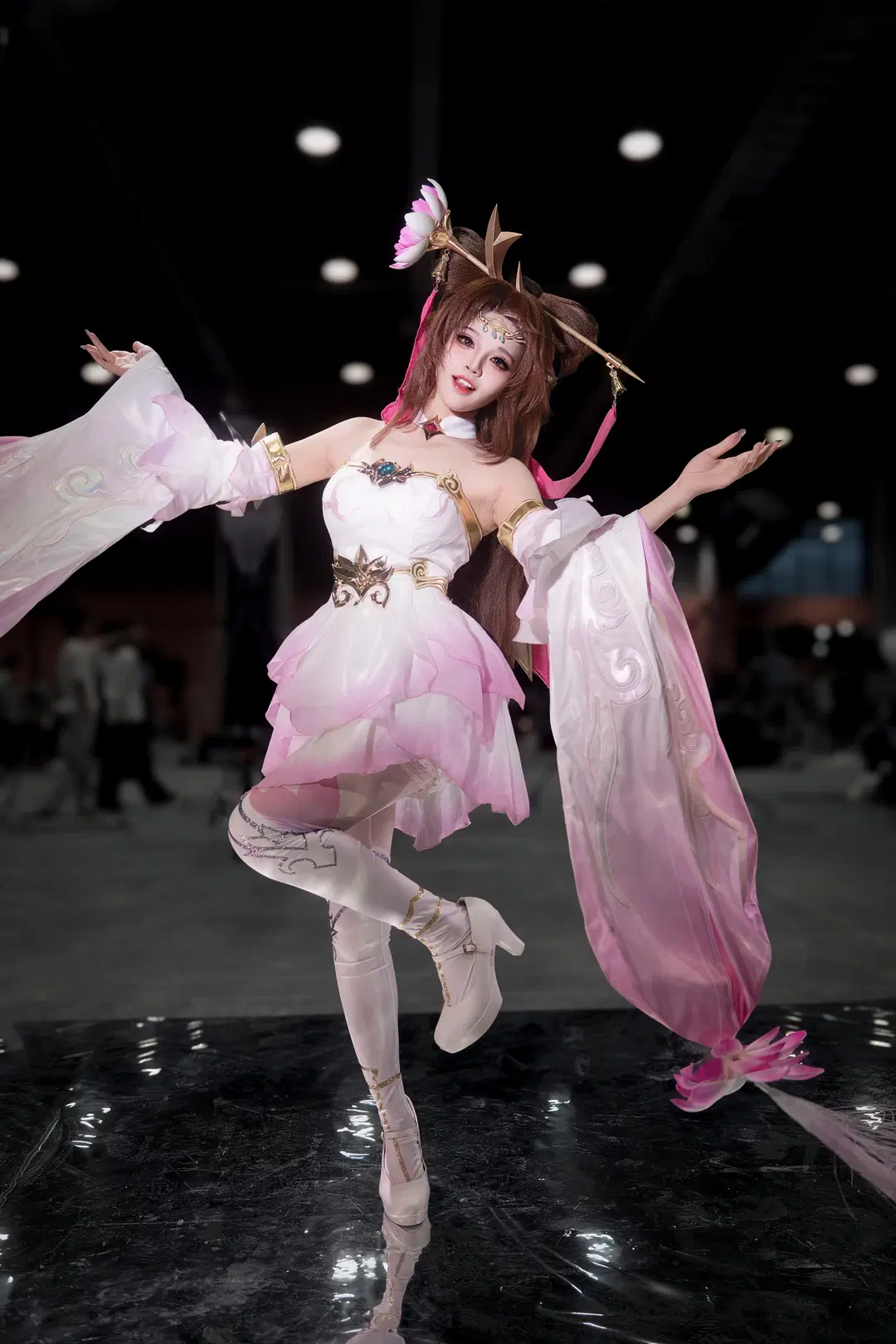 Convention photos, Honor of Kings, Diaochan cosplay, White stockings, Cosplay photo retouching
