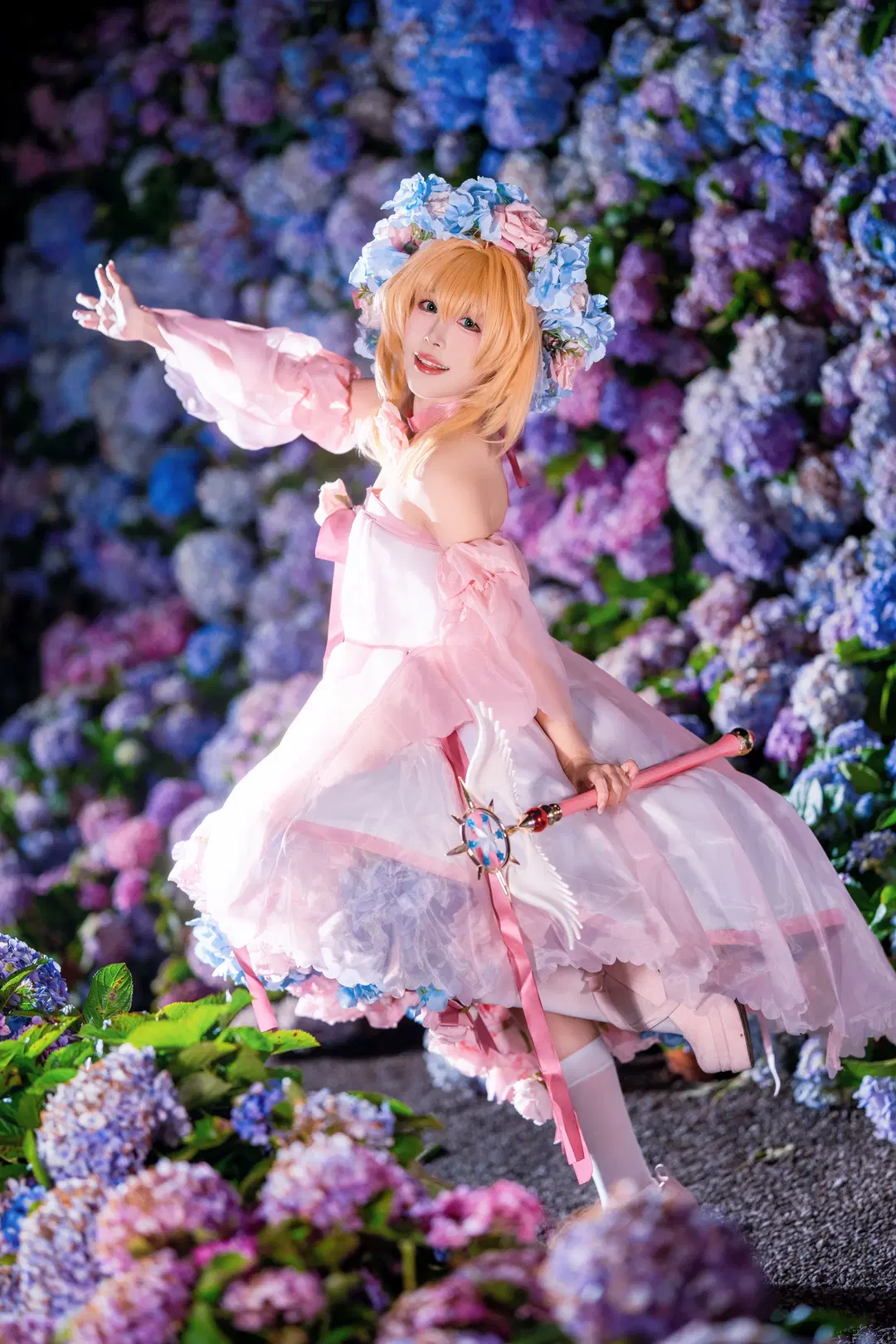 [Kinomoto Sakura cosplay] A Pink and Blue Fairytale in the Endless Summer Hydrangea Field by Kirito君 - Image 3
