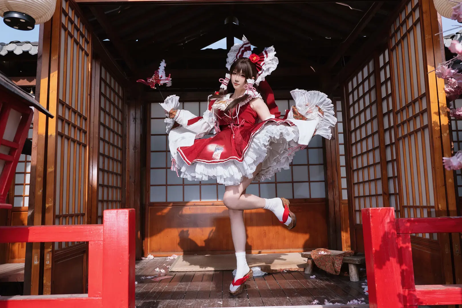 【博麗靈夢cos】東方project神社暖陽下的紅白巫女套裝拍攝心得 - Kirito君 - 第10張