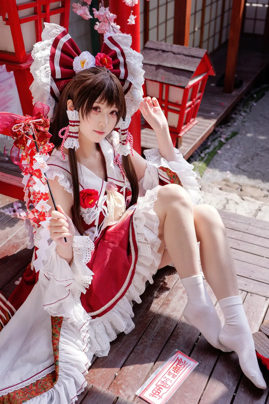 【博麗靈夢cos】東方project神社暖陽下的紅白巫女套裝拍攝心得 - Kirito君 - 第2張