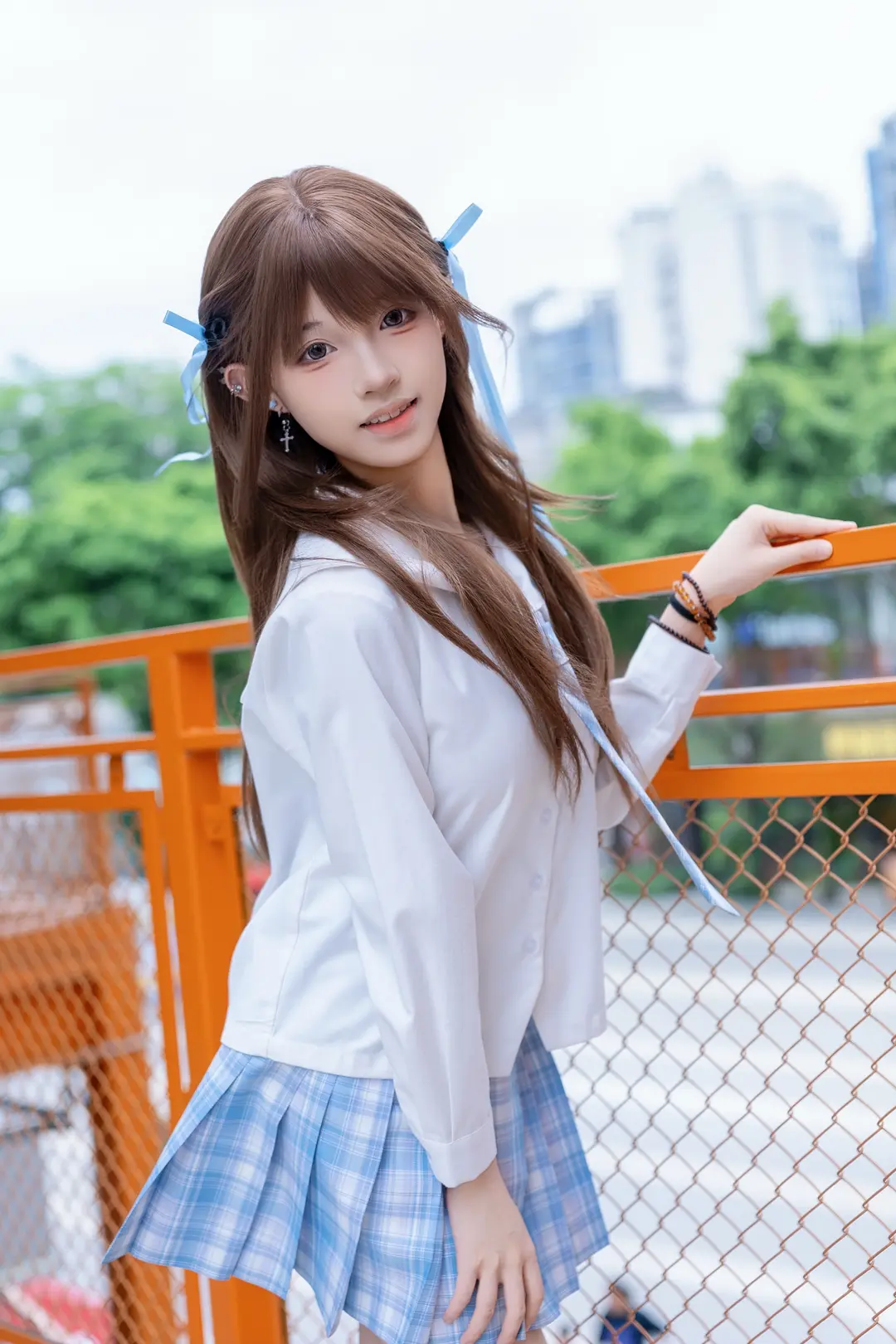 JK制服, 夏日氛围感, 日系写真, 蓝白格裙, 小清新摄影 - 第2张
