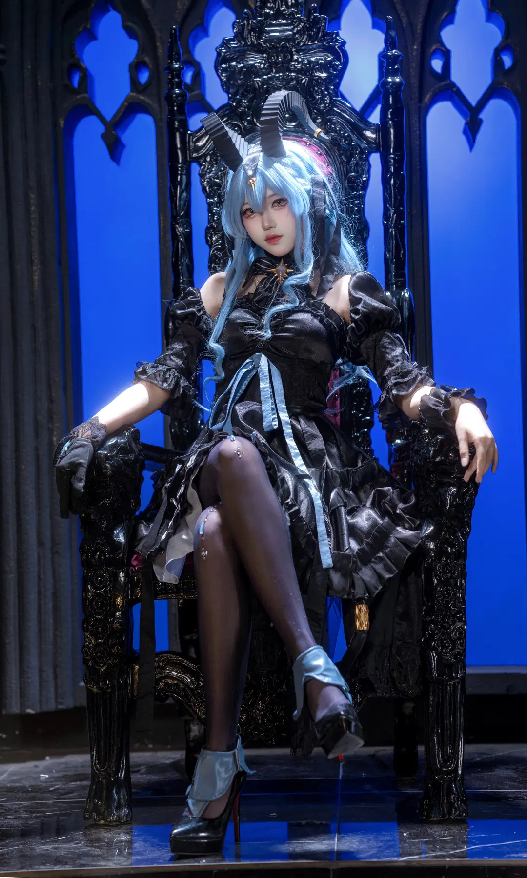 Cosplay photoshoot, Sakiko Toyokawa cosplay, Gothic style, Arknights, Black stockings
