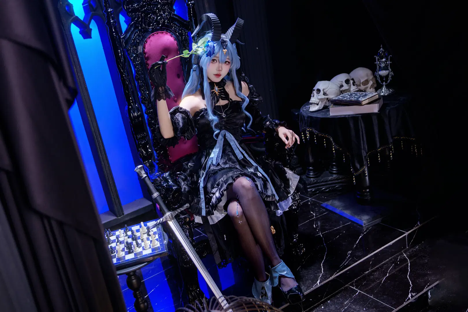 【豊川祥子 コスプレ】『アークナイツ』闇に堕ちた光、ゴシック黒ストッキングの完全再現 - Kirito君 - 5枚目