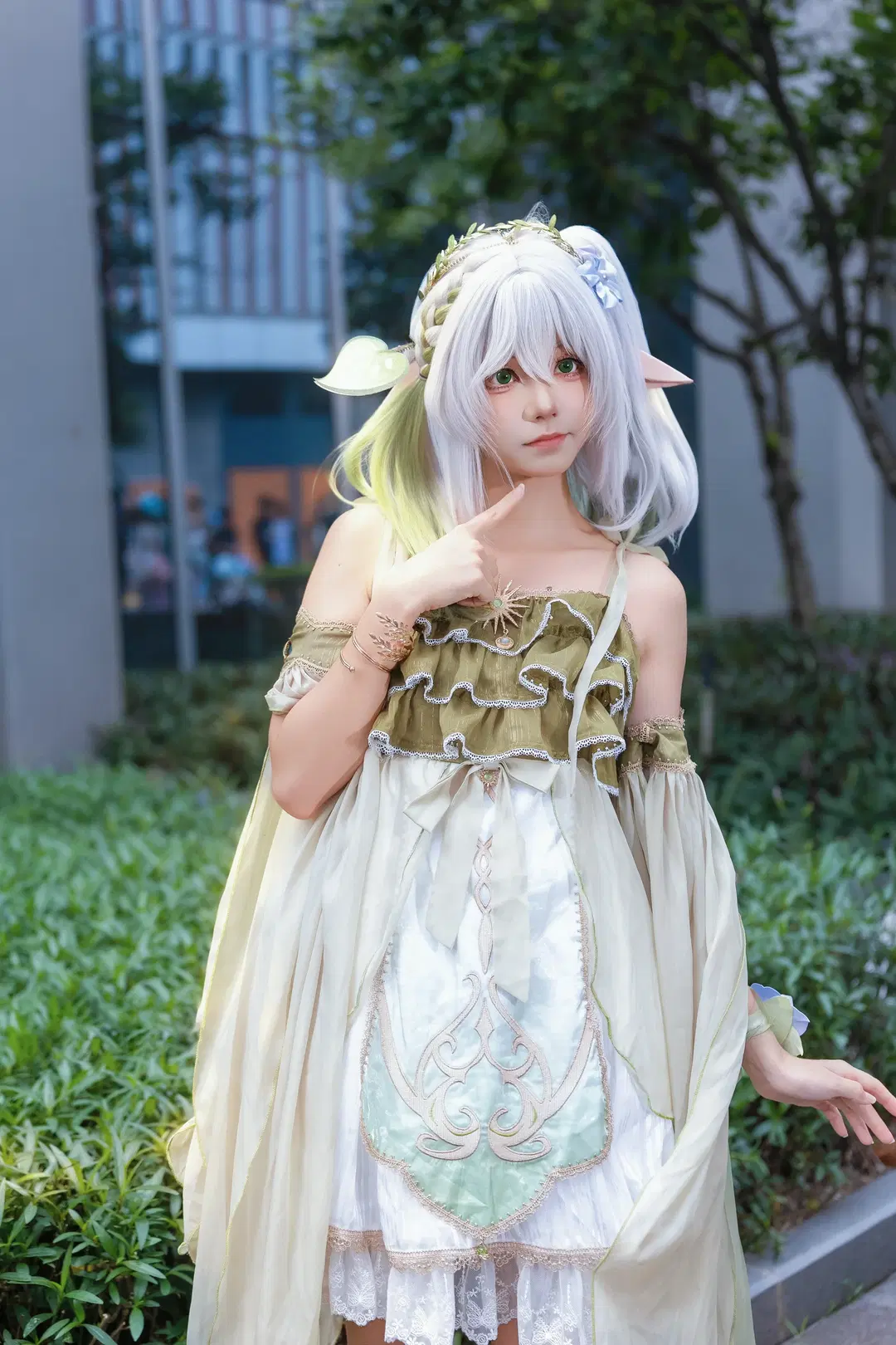 Multiple Outfits Convention Photos Outside the Firefly ACG Expo: A Day of White-Haired Uniform and Elf Costume by Kirito君 - Image 2