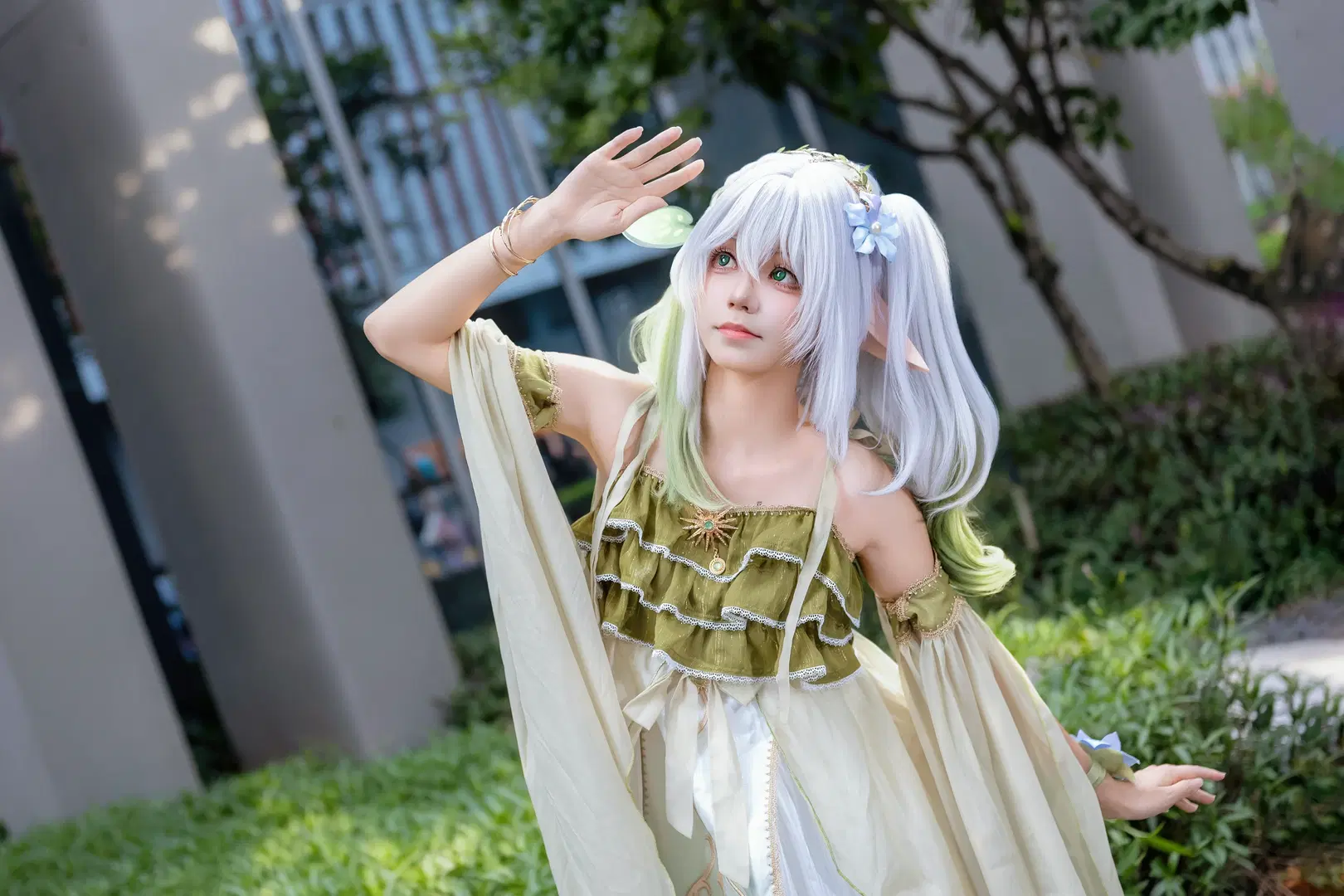 Multiple Outfits Convention Photos Outside the Firefly ACG Expo: A Day of White-Haired Uniform and Elf Costume by Kirito君 - Image 6