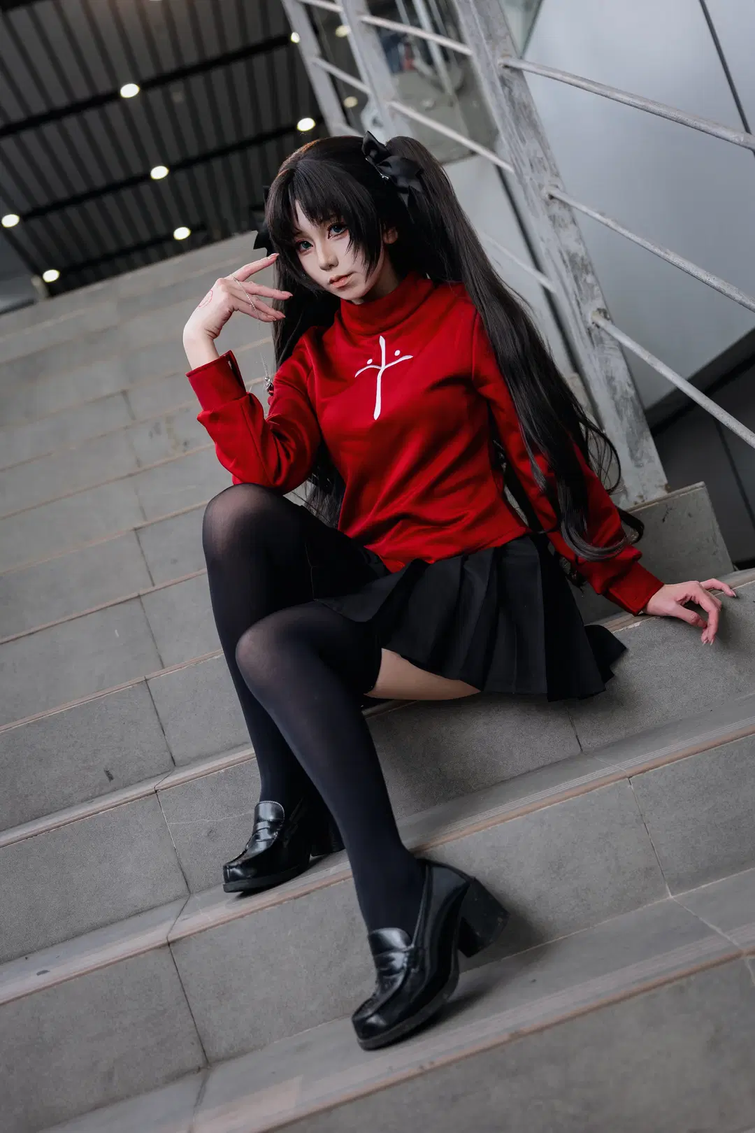 漫展返图, 远坂凛cos, cosplay摄影, 黑丝穿搭, 百褶裙