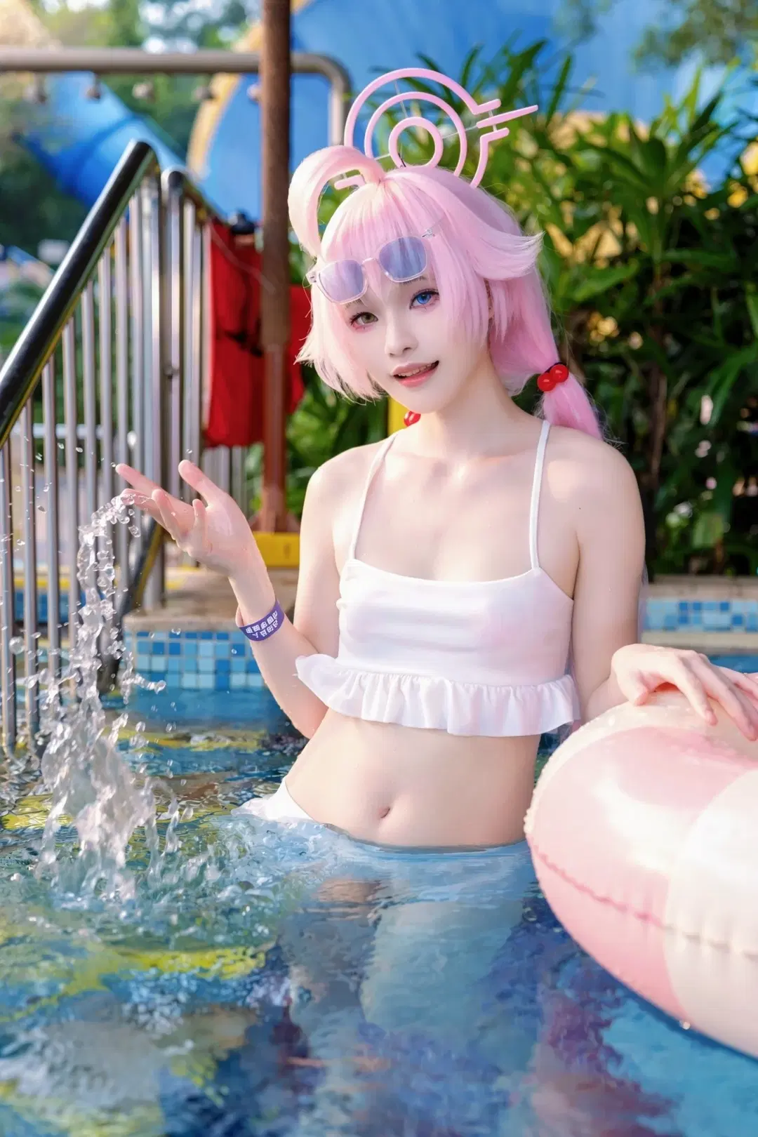 [Takanashi Hoshino cosplay] Blue Archive Summer Swimsuit Shoot at the Water Park by Kirito君 - Image 2