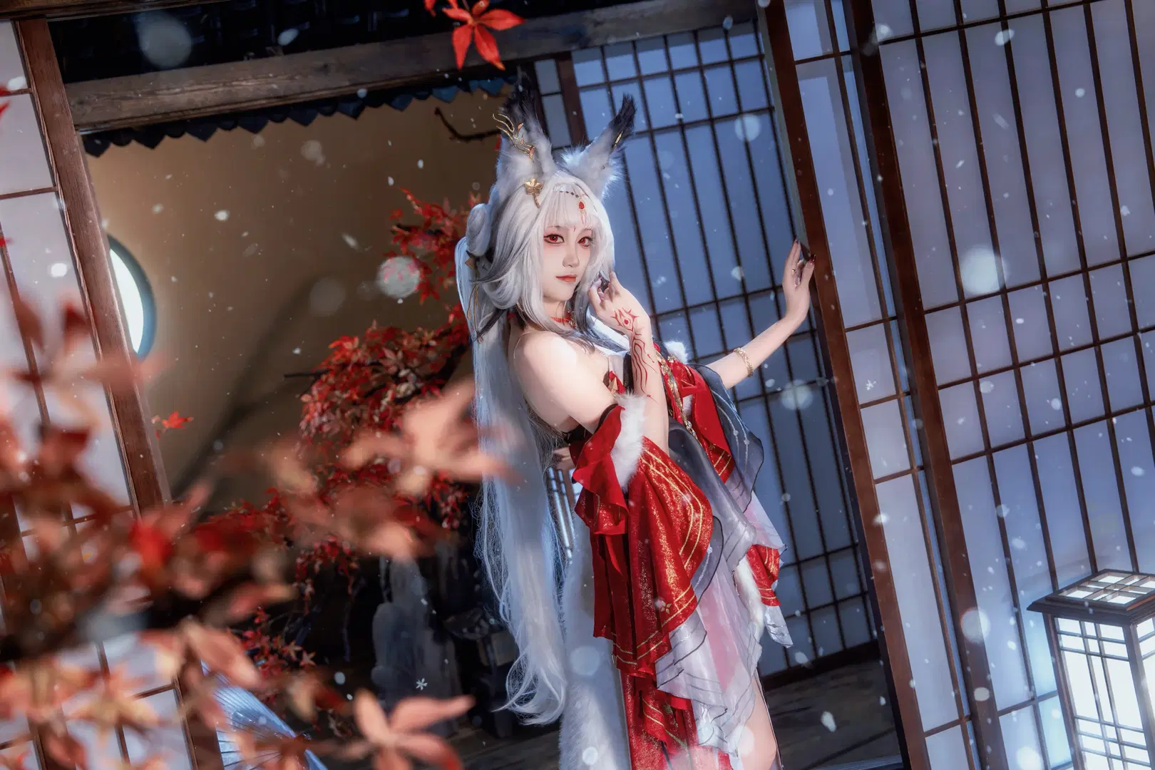 【心月狐コスプレ】鳴潮・心月狐、紅葉と白雪に佇む古風な狐影 - Kirito君 - 5枚目