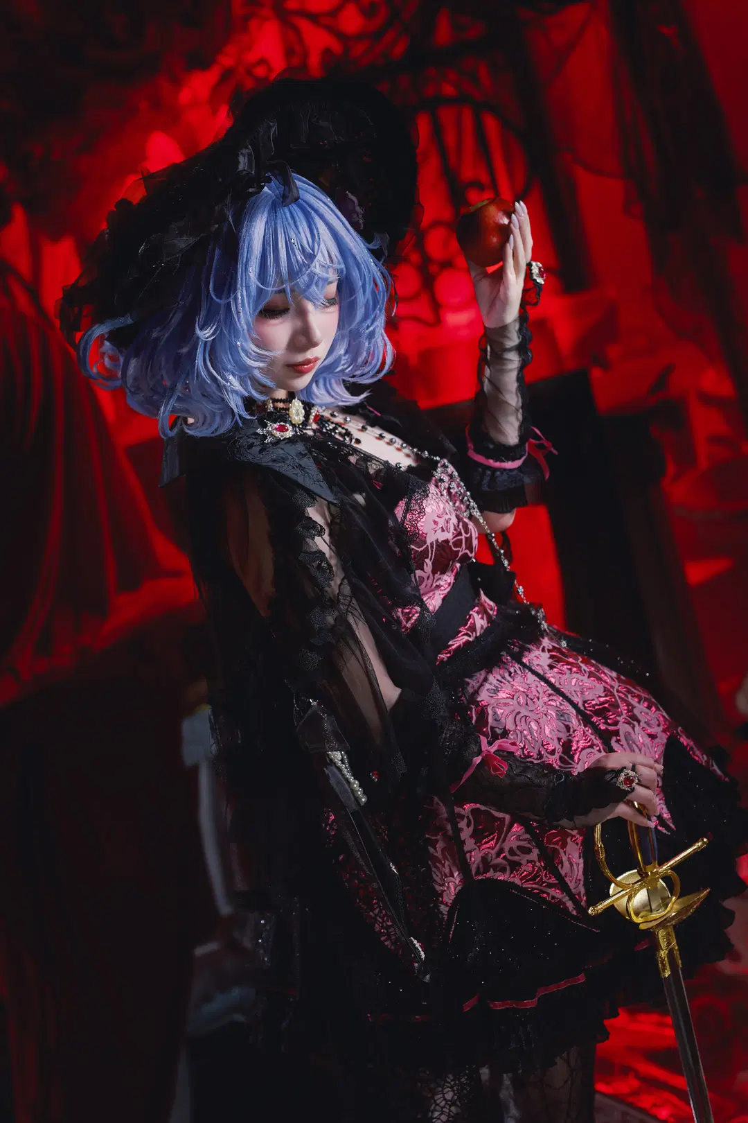 【Remilia cosplay】Touhou Project Dark Red Gothic Night: The Vampire Lord Holding a Red Apple by 君花花 - Image 2