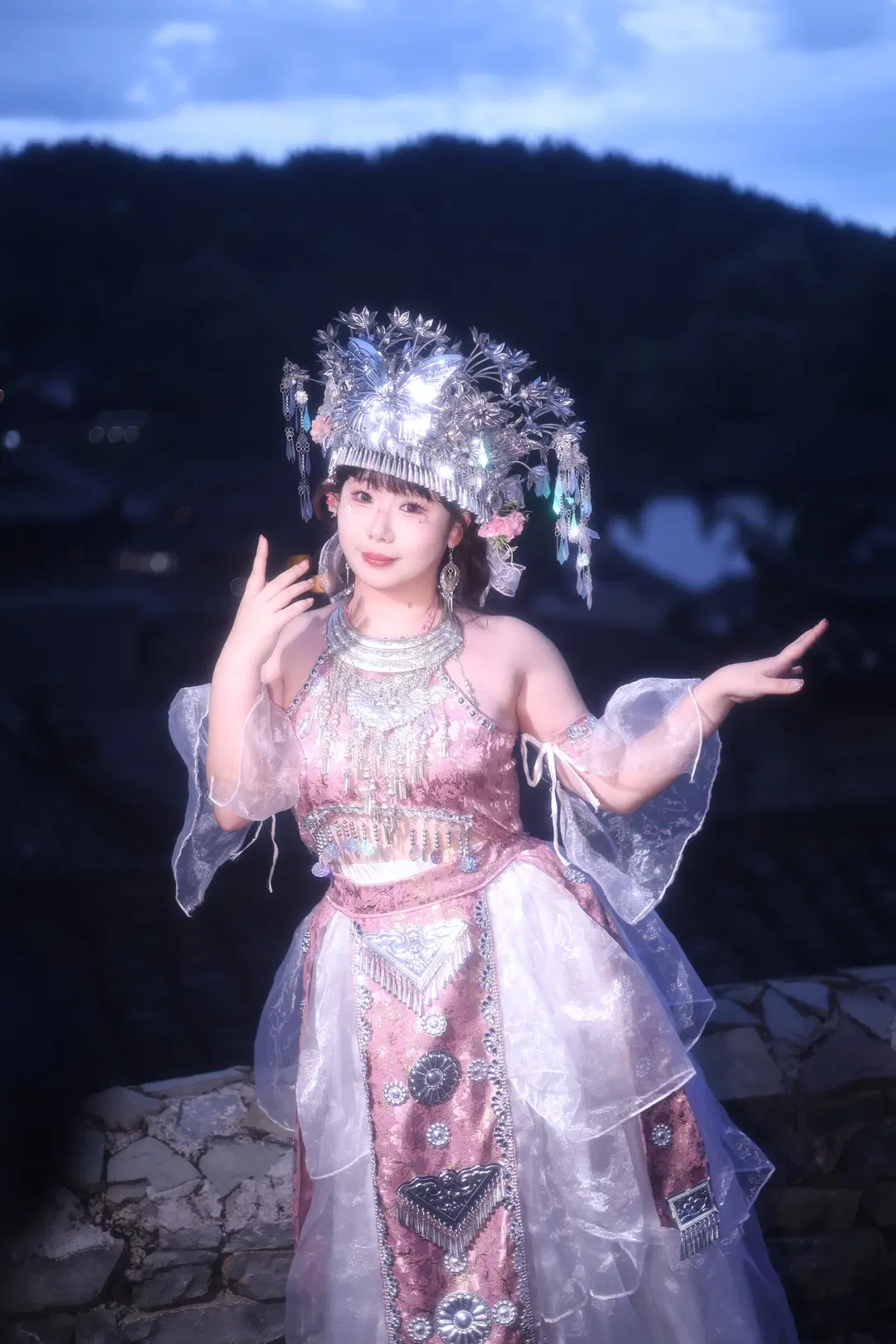 【Miaojiang Gu Master】Nocturnal Travel Log of a Novice Apprentice Gu Master: Night Portrait & Original Cosplay in Wujiangzhai by 小骨啊 - Image 5