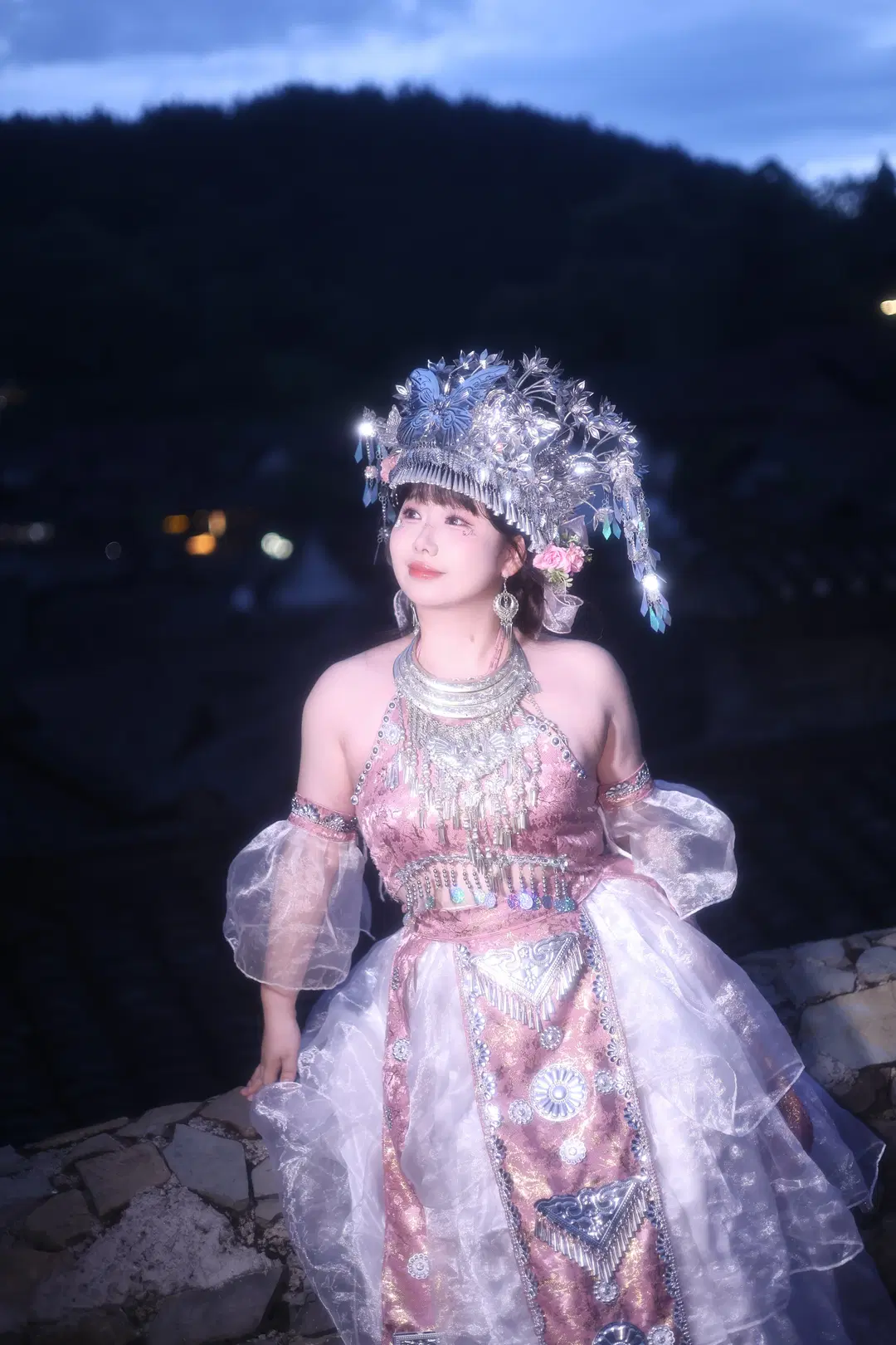 【Miaojiang Gu Master】Nocturnal Travel Log of a Novice Apprentice Gu Master: Night Portrait & Original Cosplay in Wujiangzhai by 小骨啊 - Image 6