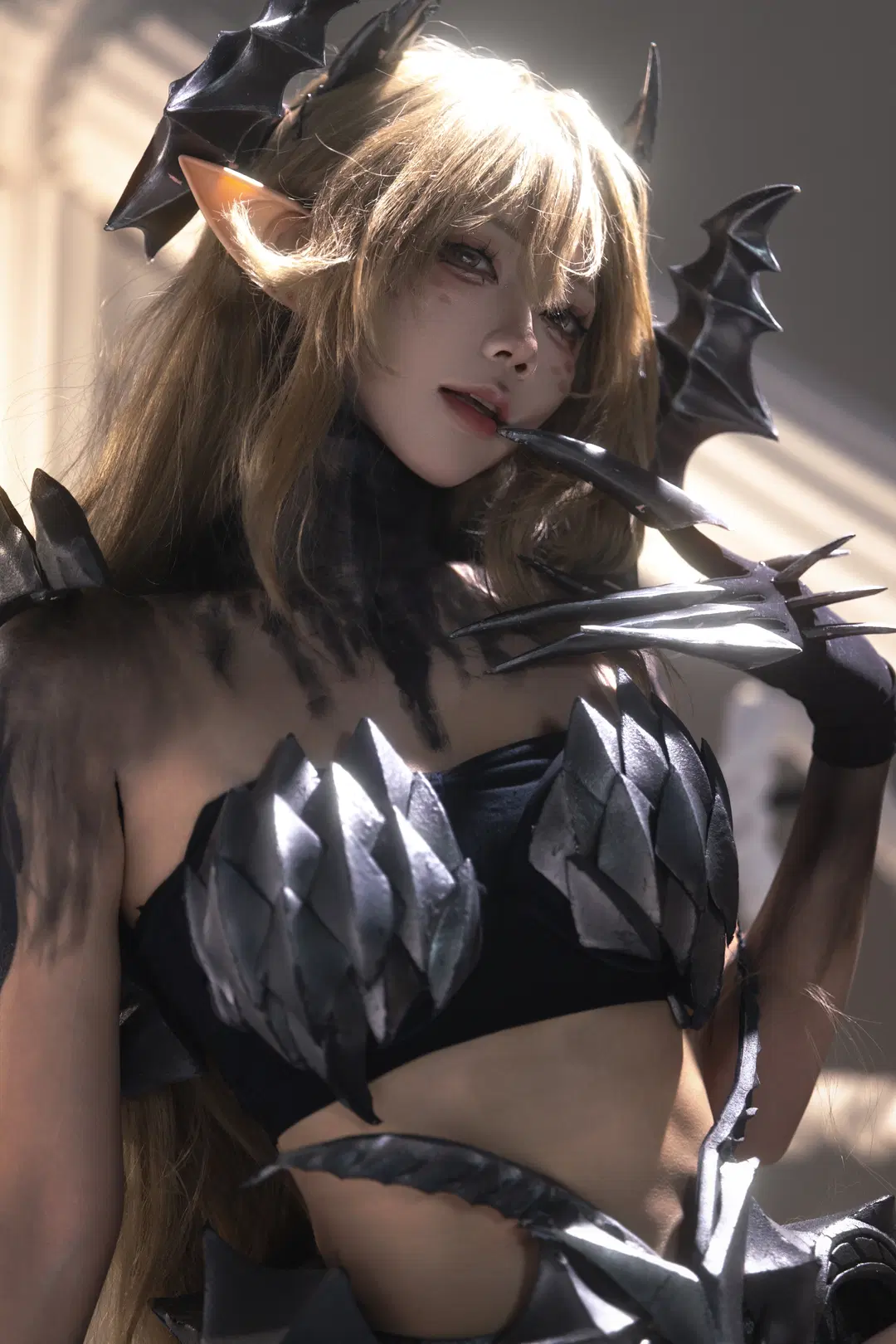 龍族耶夢加得cos 廢墟鐵鏈中的暗黑哥特女神 - 亦亦亦米粥 - 第3張