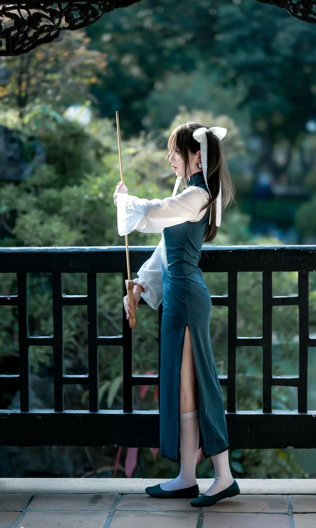 Qipao, Garden photography, White stockings, Traditional Chinese style cosplay, Neo-Chinese style