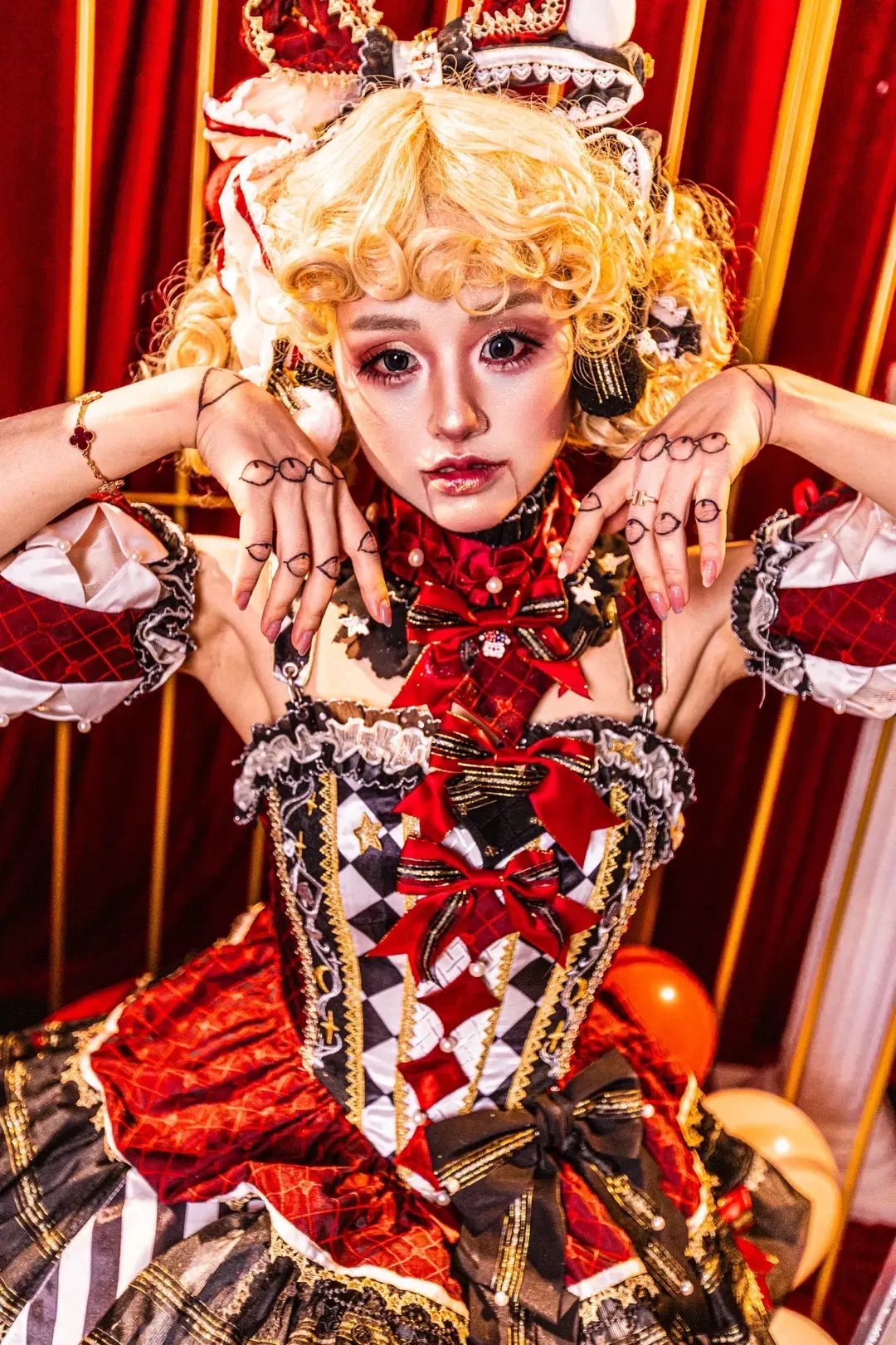 紅黑棋盤格馬戲團Lolita，籠中的怪誕人偶寫真 - 木希琳 - 第9張