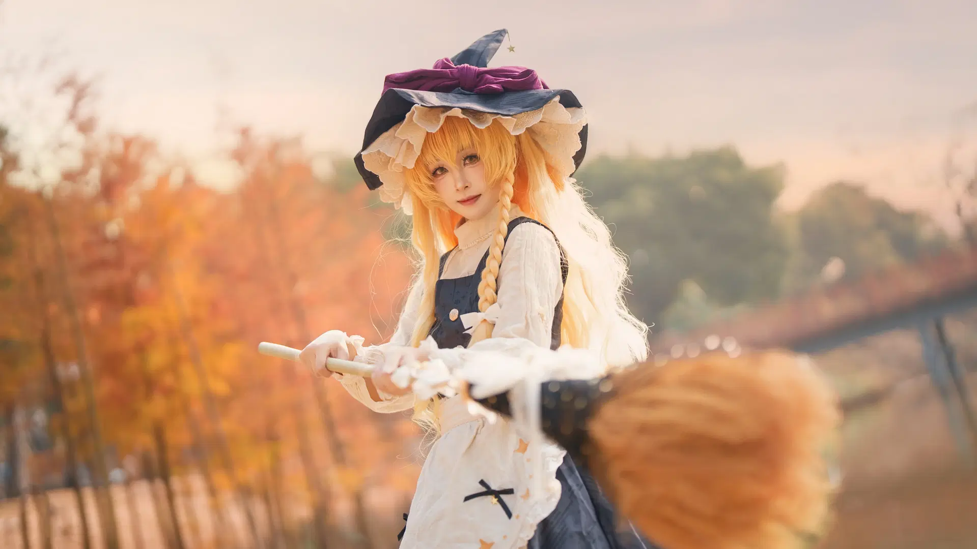 [Marisa Kirisame cosplay] The Magician by the Autumn Waterside: Capturing the Golden Rim Light by 植物菌 - Image 10