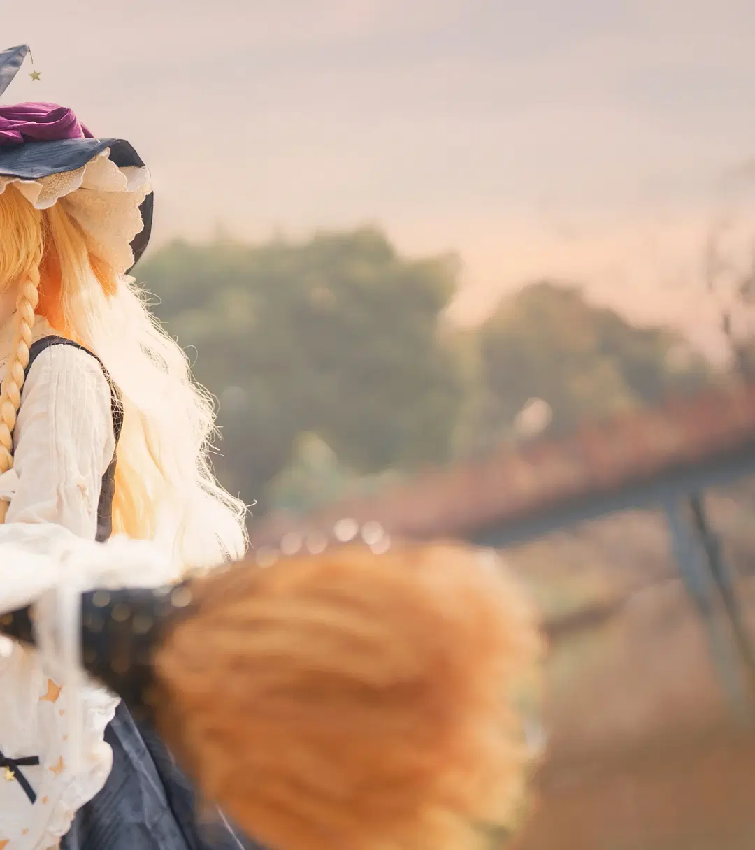 [Marisa Kirisame cosplay] The Magician by the Autumn Waterside: Capturing the Golden Rim Light by 植物菌 - Image 8