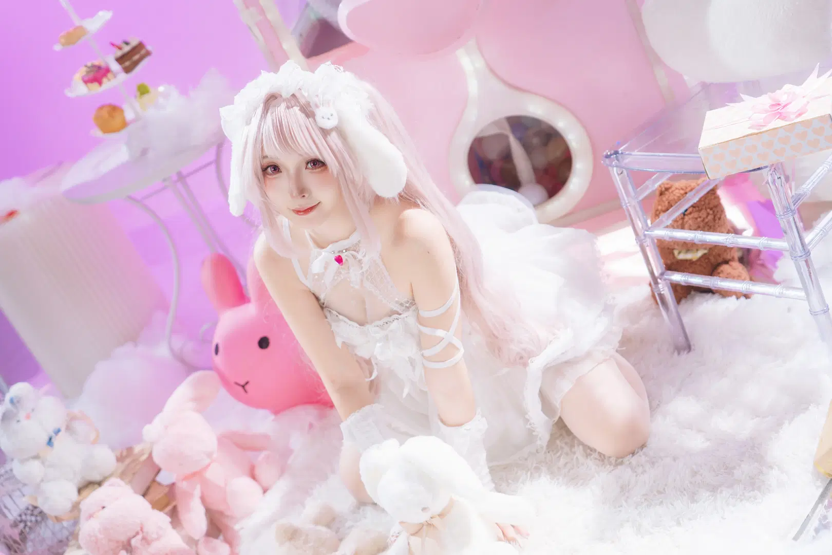 [Alice Cosplay] The Dreamlike Claw Machine Tea Party in Goddess of Victory by 植物菌 - Image 14