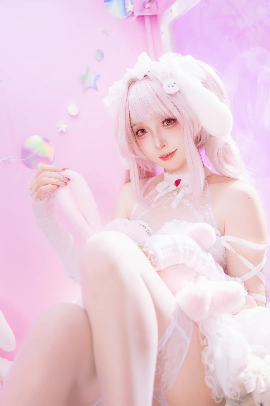 [Alice Cosplay] The Dreamlike Claw Machine Tea Party in Goddess of Victory by 植物菌 - Image 4
