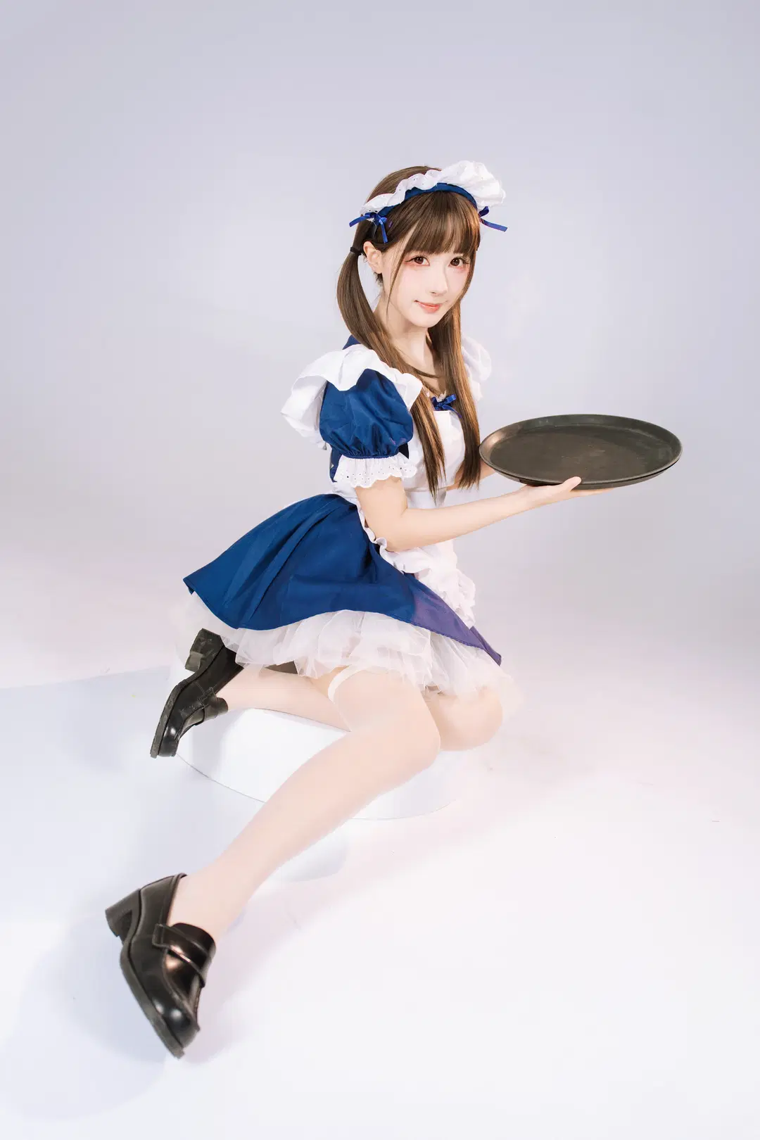 Blue-and-White Maid Outfit with White Stockings: Sweet Girl Posing Guide in White Studio Photography by 植物菌 - Image 5