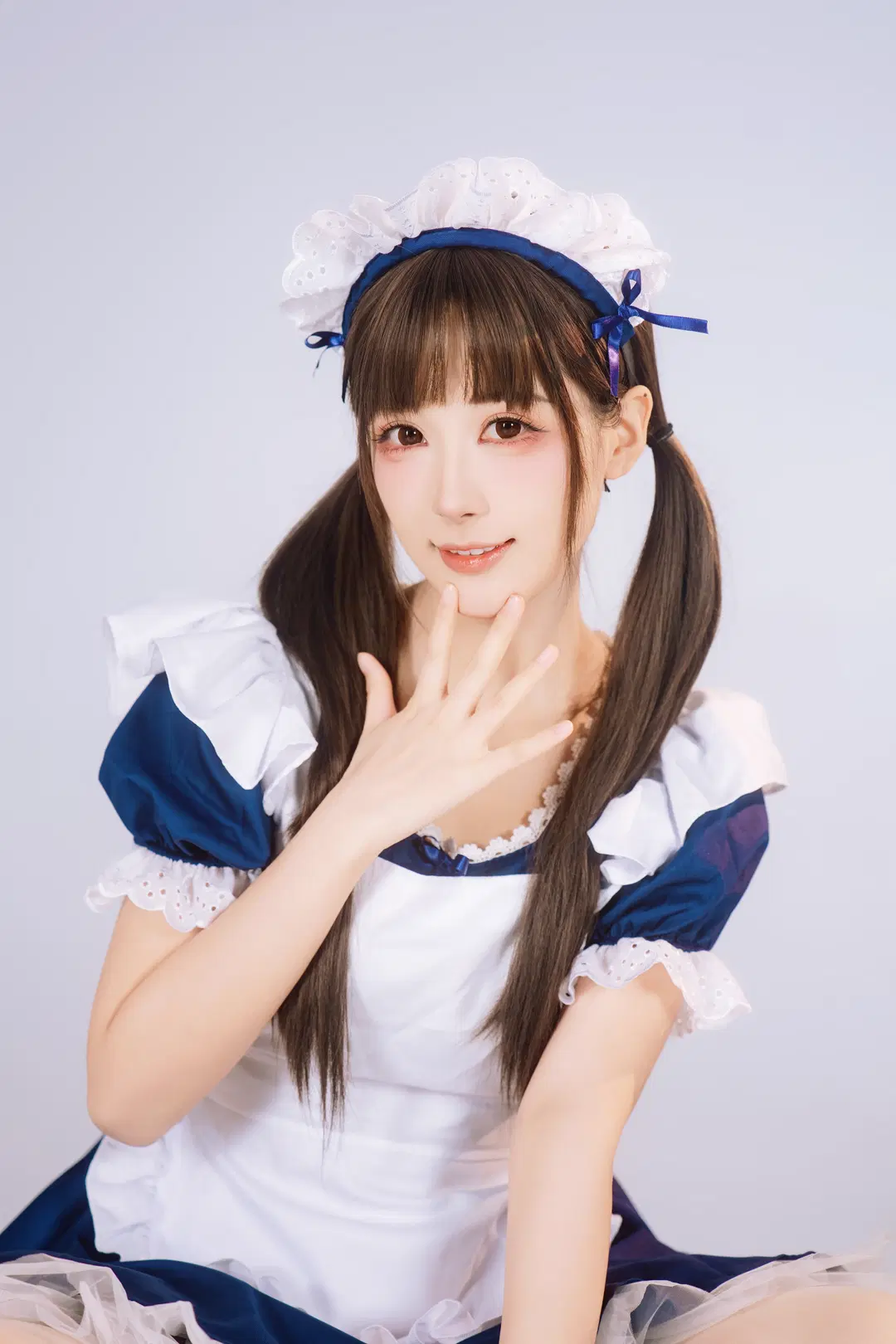 Blue-and-White Maid Outfit with White Stockings: Sweet Girl Posing Guide in White Studio Photography by 植物菌 - Image 7