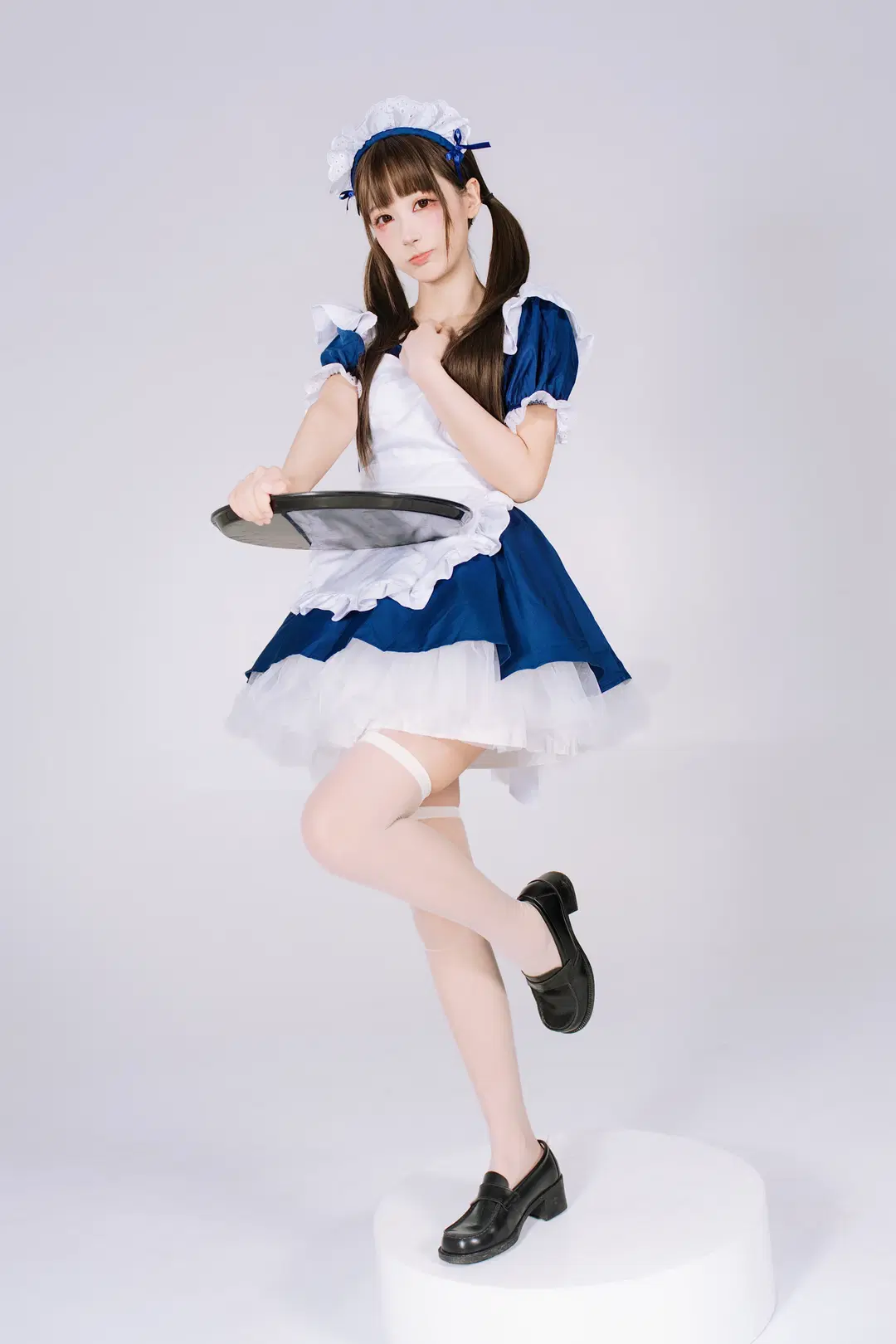 Blue-and-White Maid Outfit with White Stockings: Sweet Girl Posing Guide in White Studio Photography by 植物菌 - Image 9
