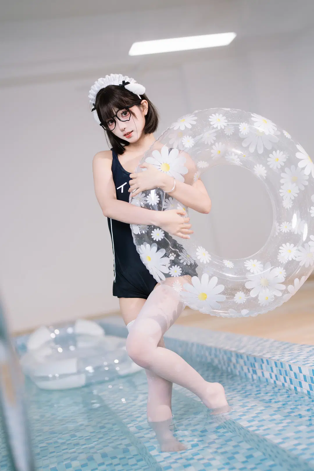 泳池边的死库水白丝女仆风，夏天就是要拍水 - 植物菌 - 第3张
