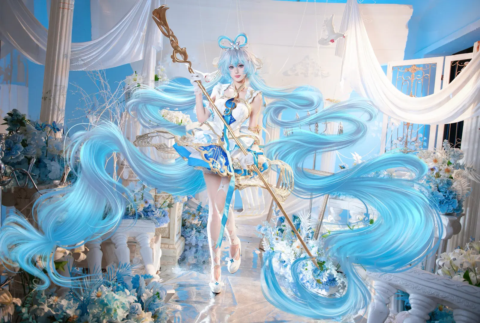 洛天依cos, Vsinger, 白丝, cosplay摄影, 蓝白洋装