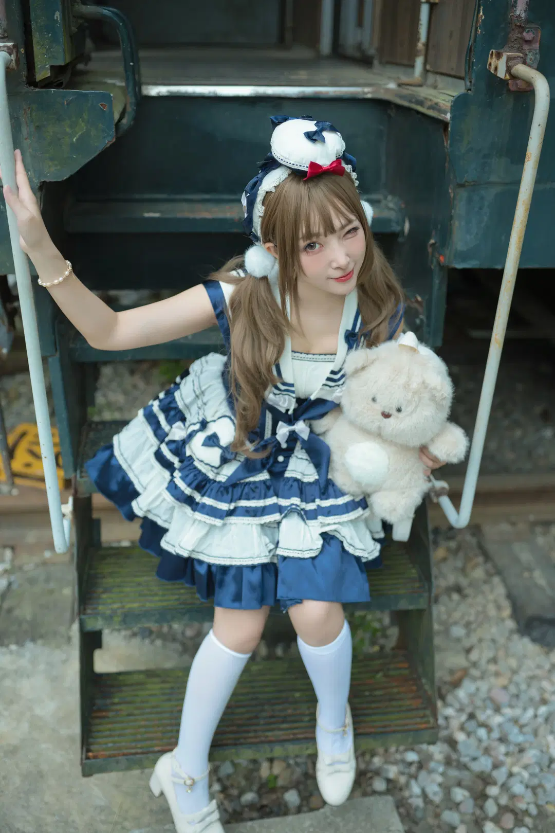 Dressing in a Nautical Style Outfit, Boarding a Time Train to Escape Overtime by 薇璦熙_迪 - Image 9