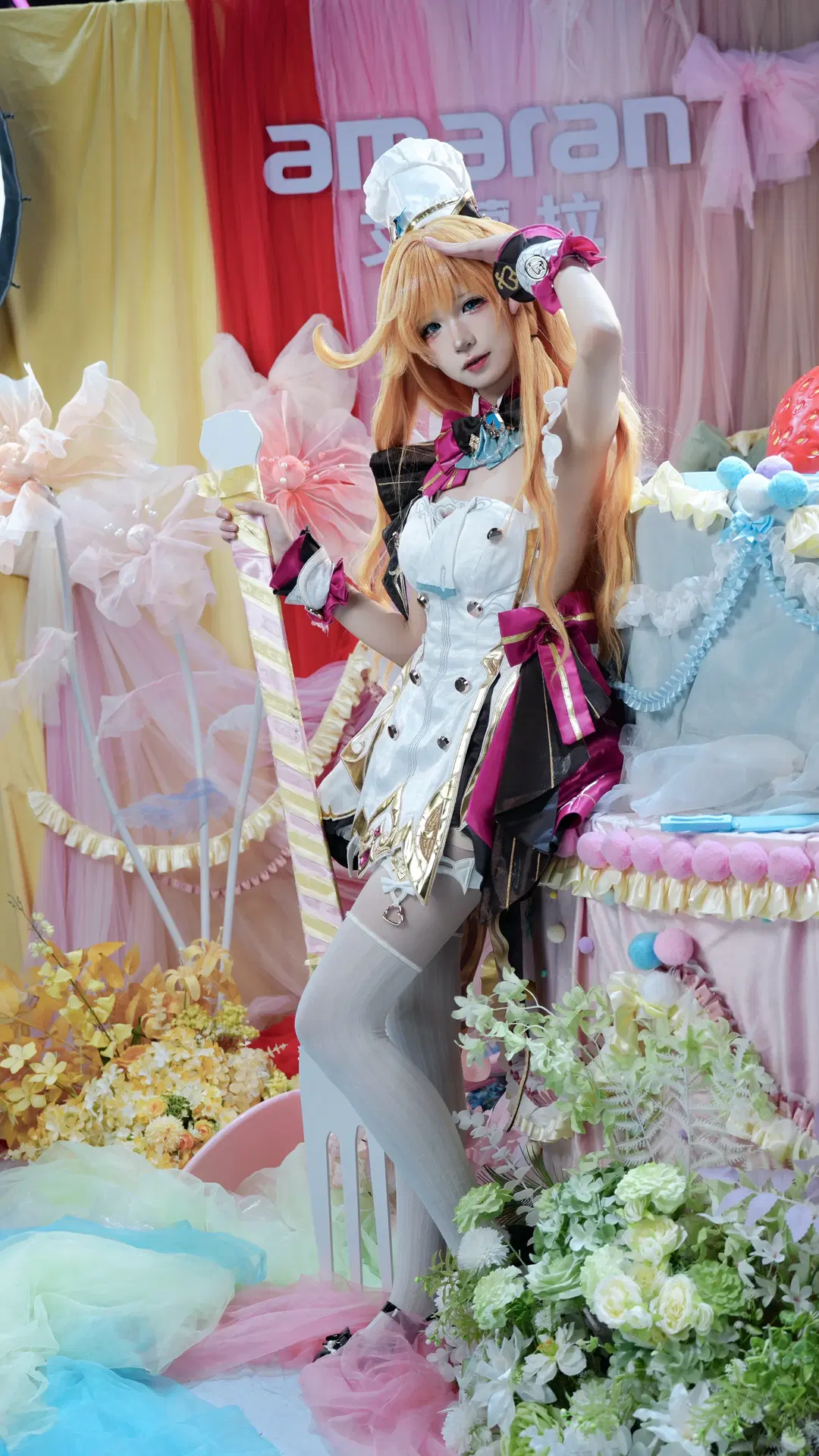 【Escoffier cosplay】Genshin Impact: Sweet Little Chef's BW Booth Photoshoot Log — 2D Cosplay & White Stockings by 宽己 - Image 3