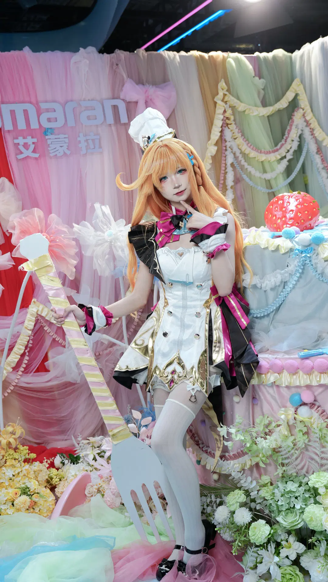 【Escoffier cosplay】Genshin Impact: Sweet Little Chef's BW Booth Photoshoot Log — 2D Cosplay & White Stockings by 宽己 - Image 4