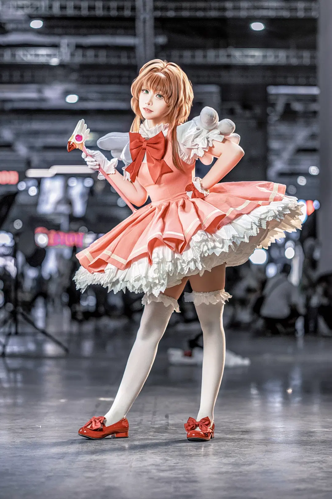 木之本桜 コスプレ, カードキャプターさくら, 白ストッキング, コスプレ会場写真, バトルコスチューム（赤・白）