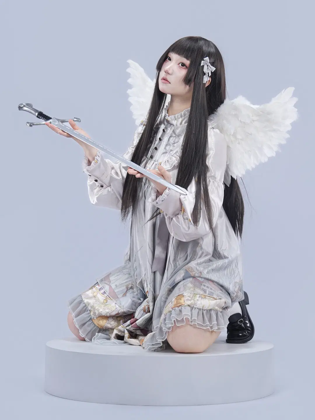 銀灰色のエンジェルストリート ロリータ服 白ホリ撮影のポーズと光影の記録 - 果七 - 2枚目