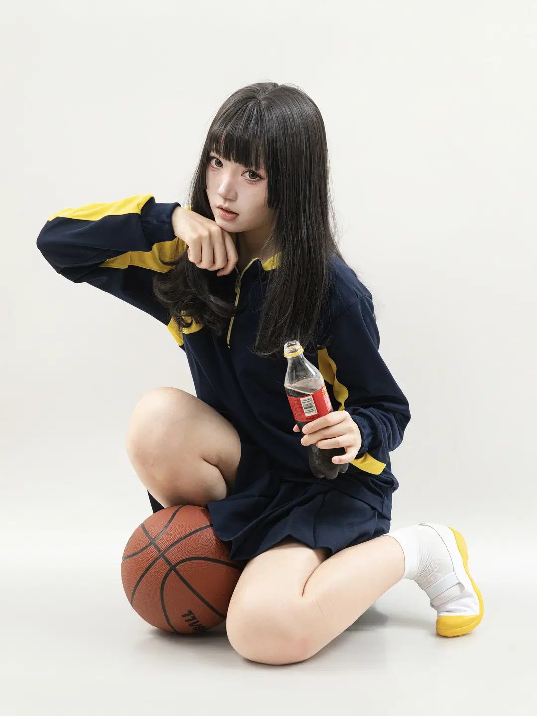 白棚拍摄校供运动风，不会打篮球的女生姿势参考 - 果七 - 第6张