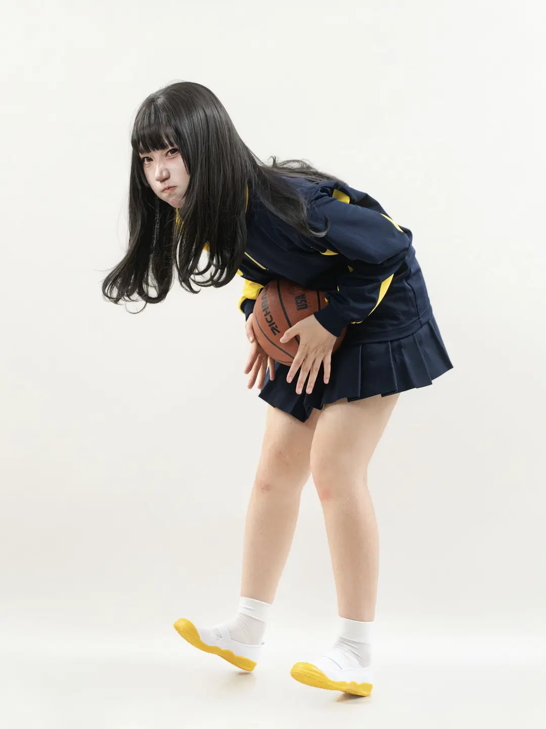 就実高柠檬黄体操服，拿篮球被吐槽像滑铲的运动风少女 - 果七 - 第3张
