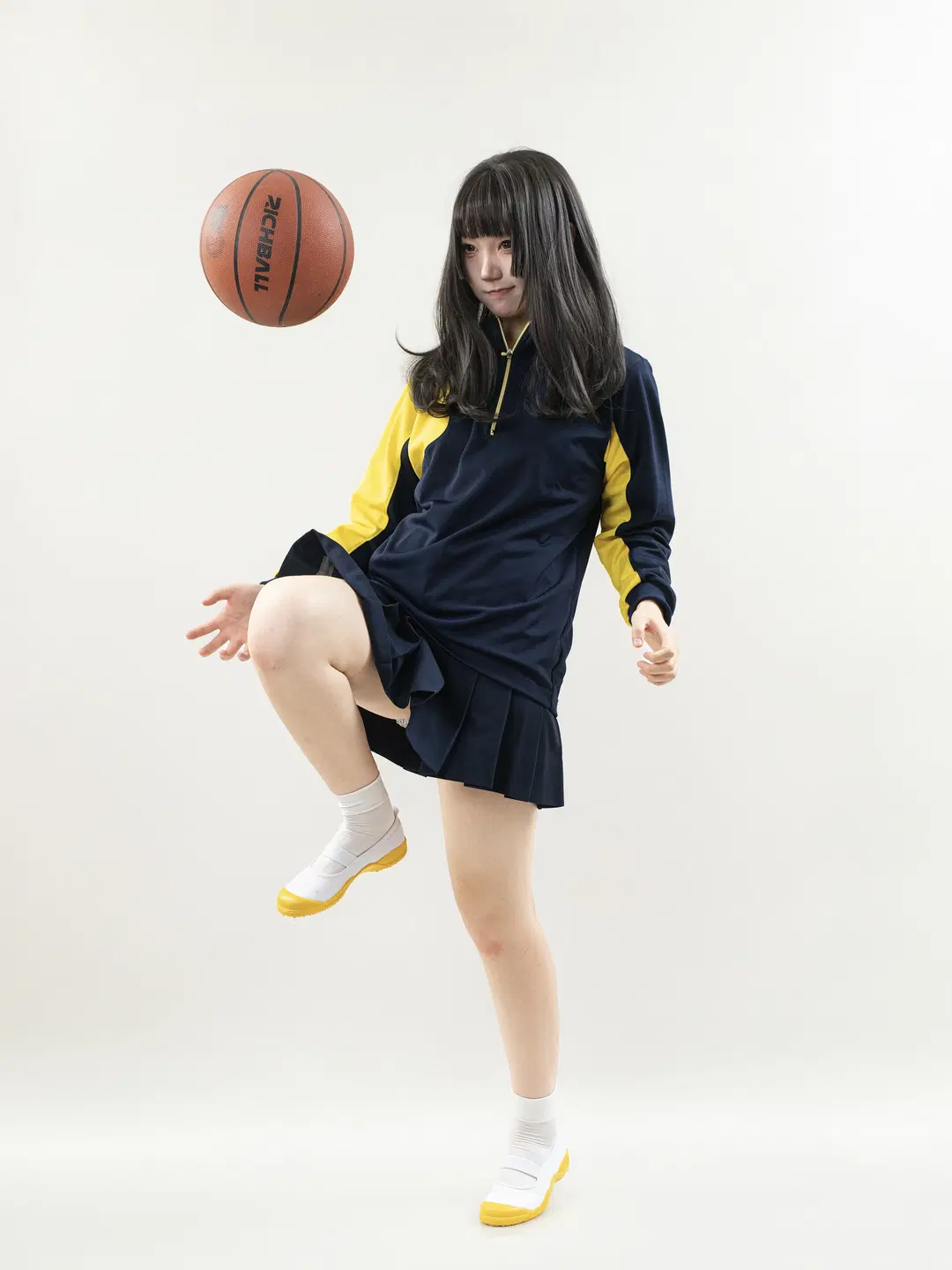 就実高柠檬黄体操服，拿篮球被吐槽像滑铲的运动风少女 - 果七 - 第6张