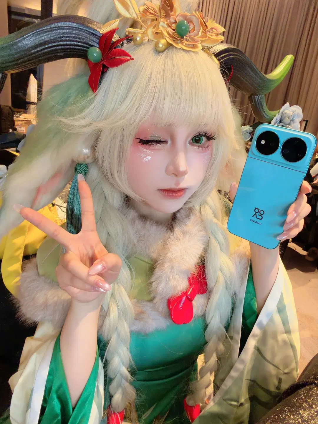 【莉莉娅cos】英雄联盟15周年活动上努力拖着屁股行走的小鹿 - 六二二同学 - 第2张
