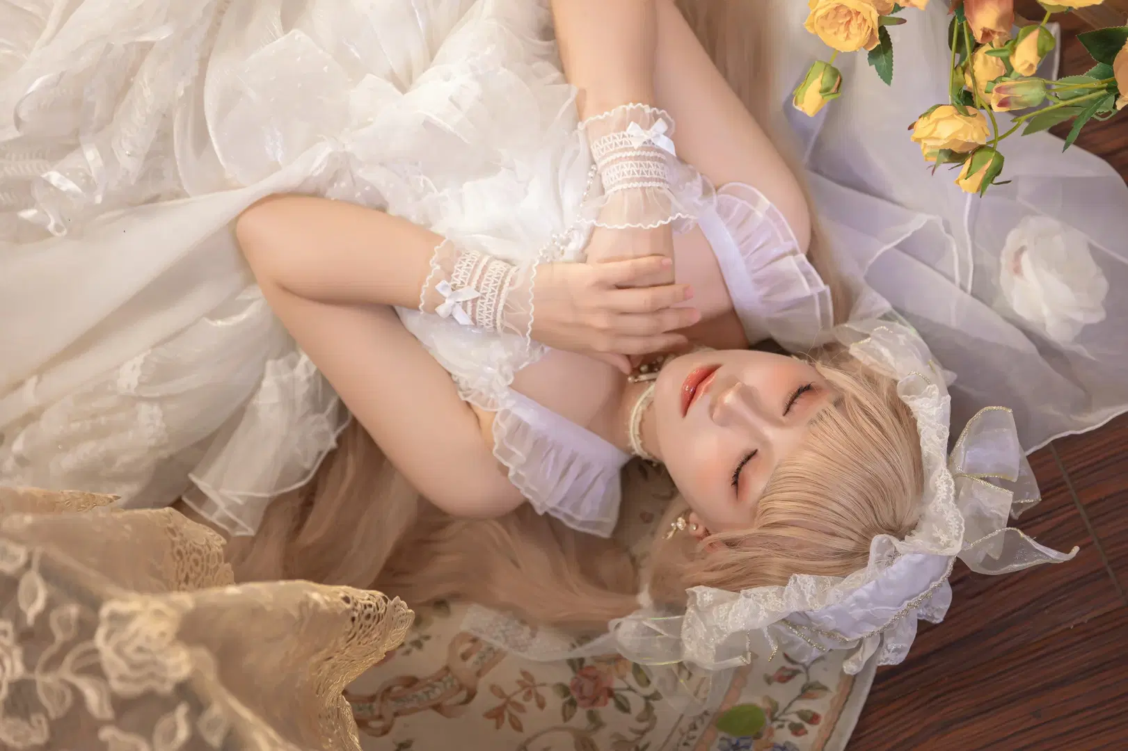 This white Lolita Portrait Photography set is brimming with pure atmosphere by 莜子YOKO - Image 4