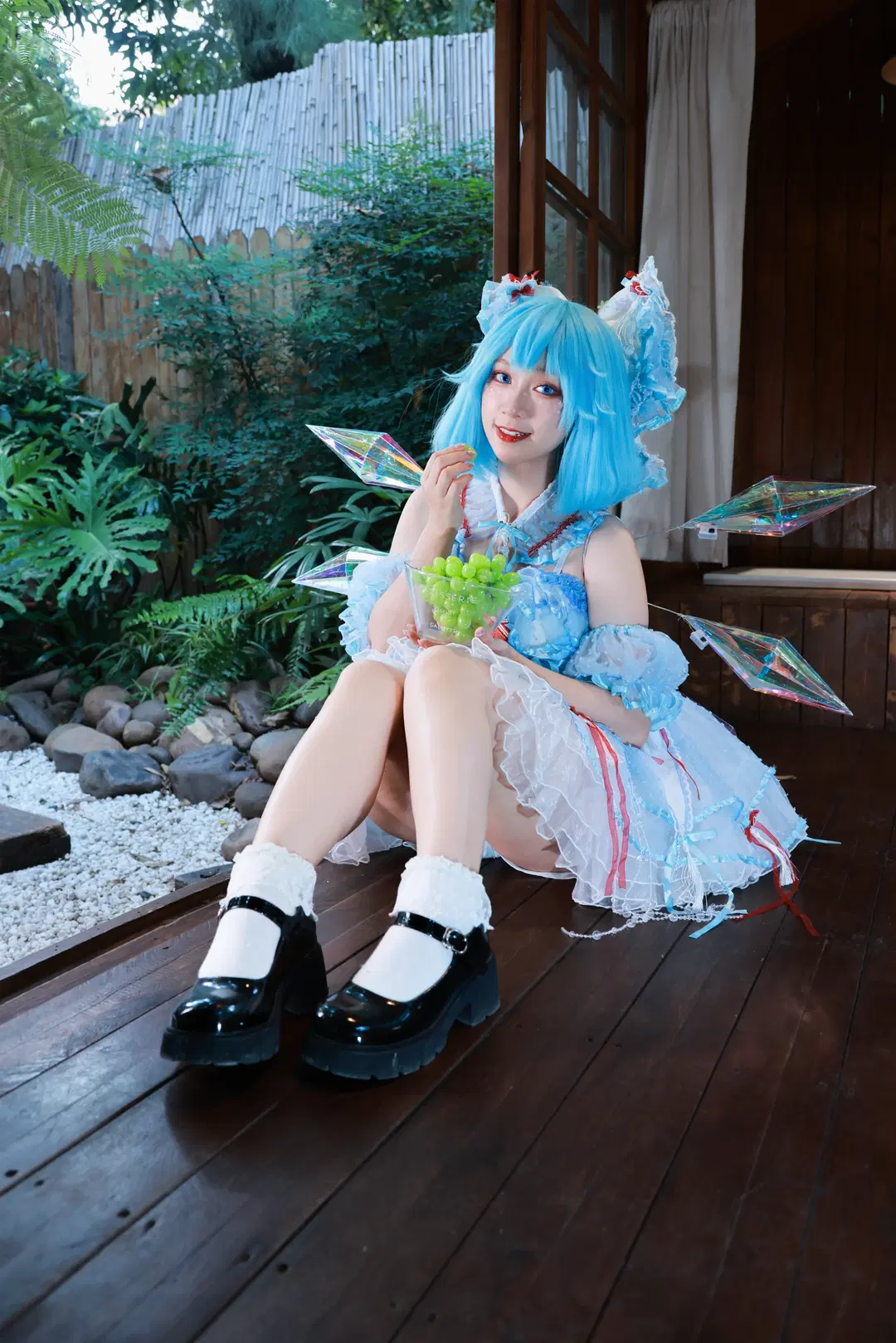 【チルノコスプレ】『東方Project』氷の妖精が佇む庭園ポートレート - 莜子YOKO - 11枚目