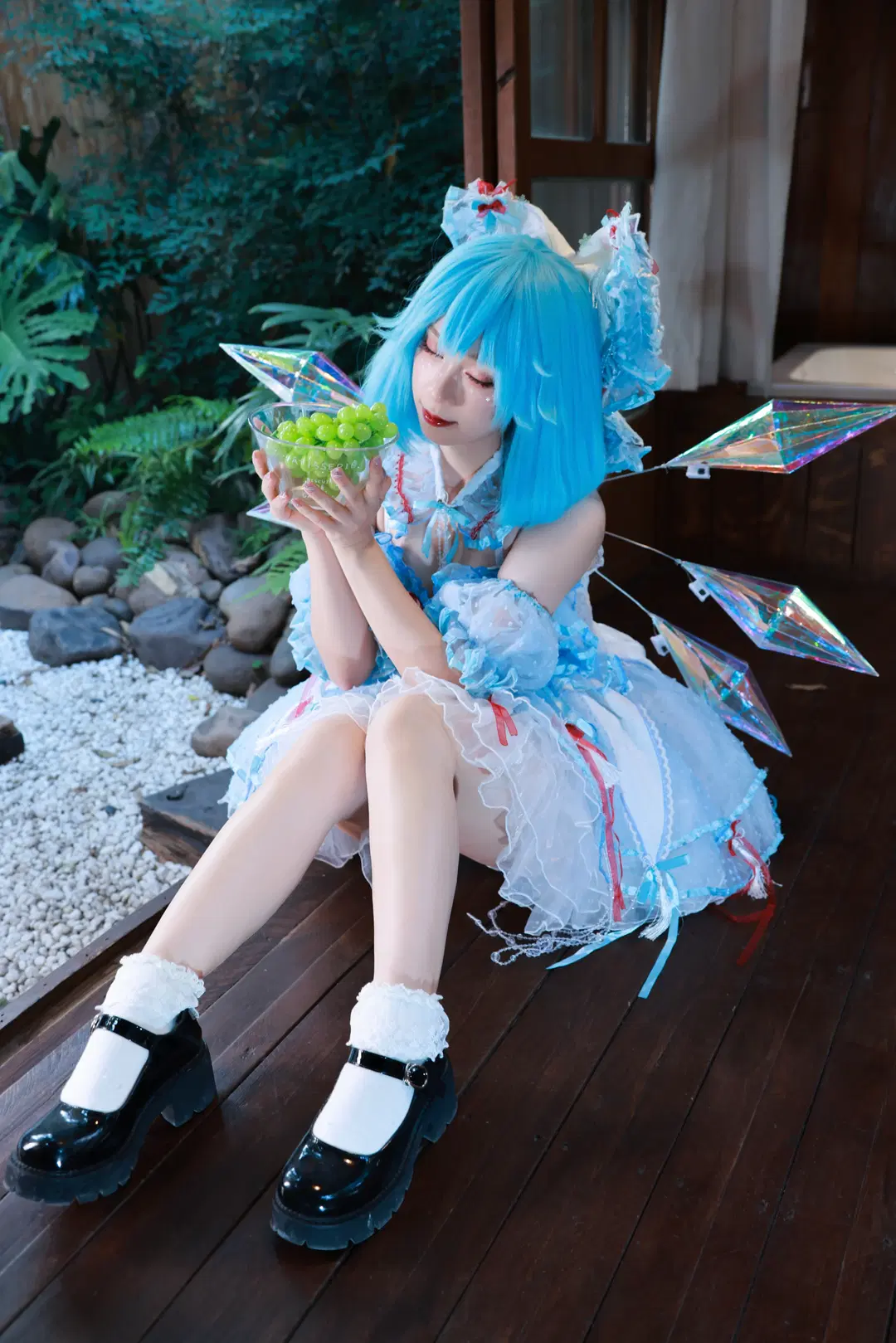 【チルノコスプレ】『東方Project』氷の妖精が佇む庭園ポートレート - 莜子YOKO - 13枚目