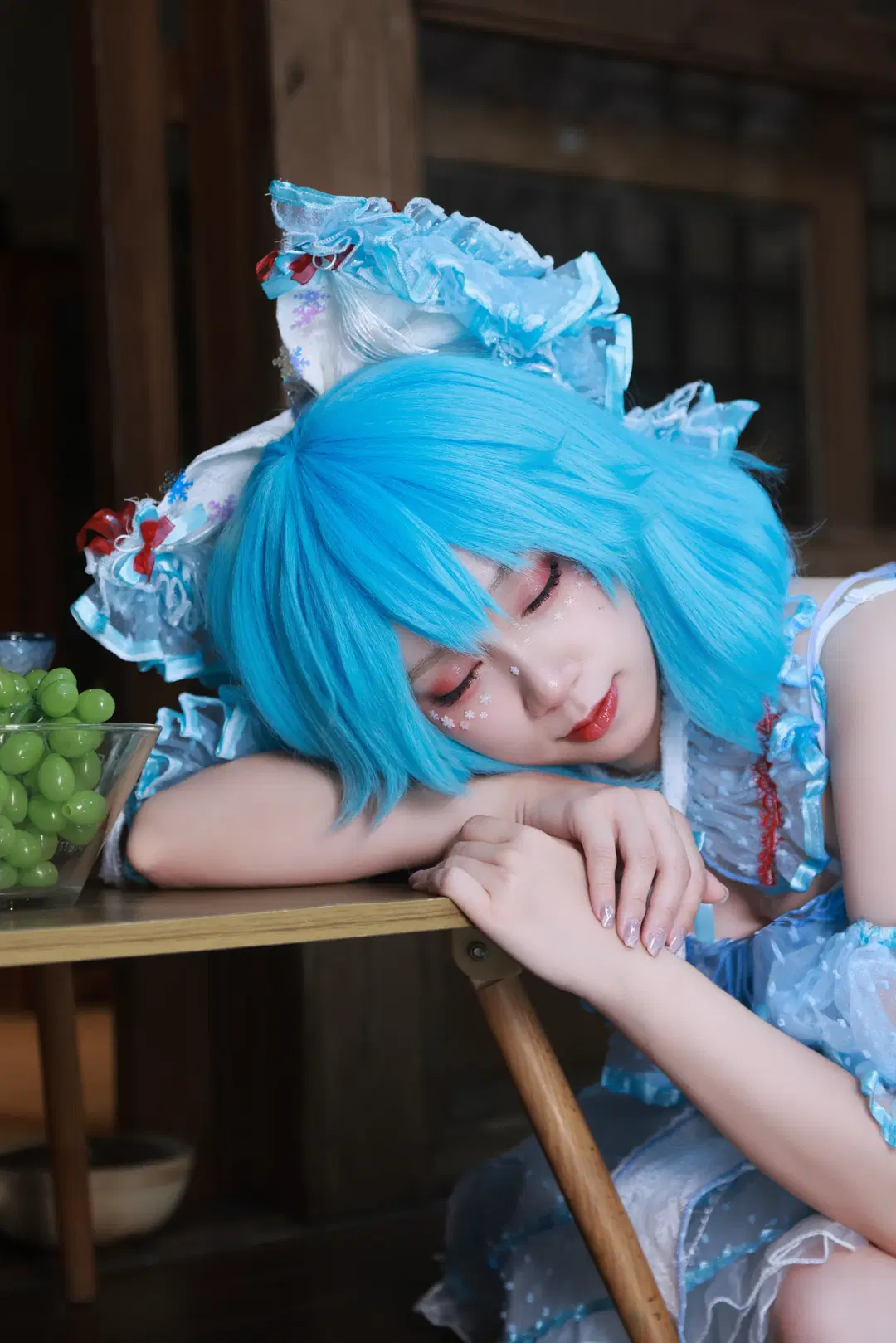 【チルノコスプレ】『東方Project』氷の妖精が佇む庭園ポートレート - 莜子YOKO - 15枚目