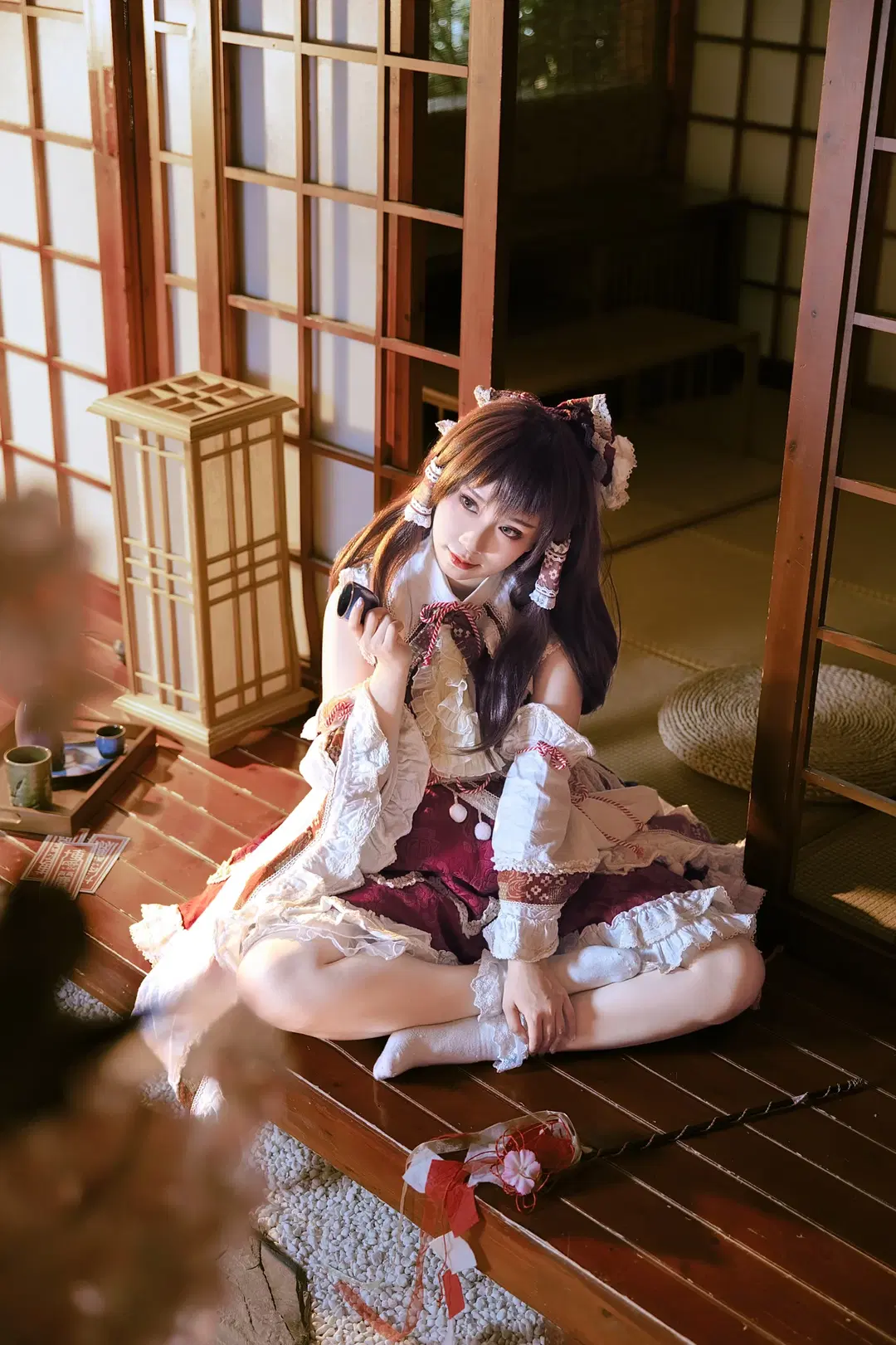 【博麗靈夢cos】東方Project永遠的女巫，紅白蕾絲與和風場景的碰撞 - 莜子YOKO - 第5張